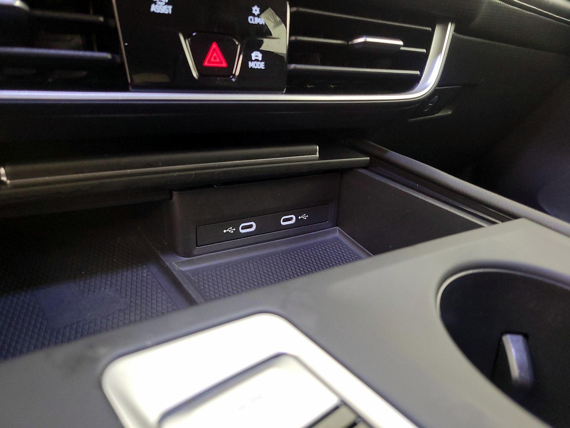 Thumbnail: 2024 Volkswagen Atlas - 18