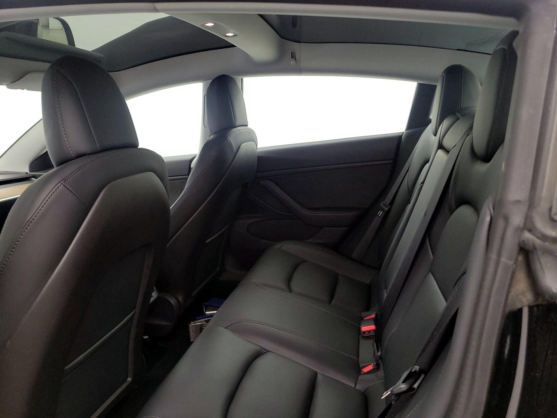 Thumbnail: 2020 Tesla Model 3 - 19