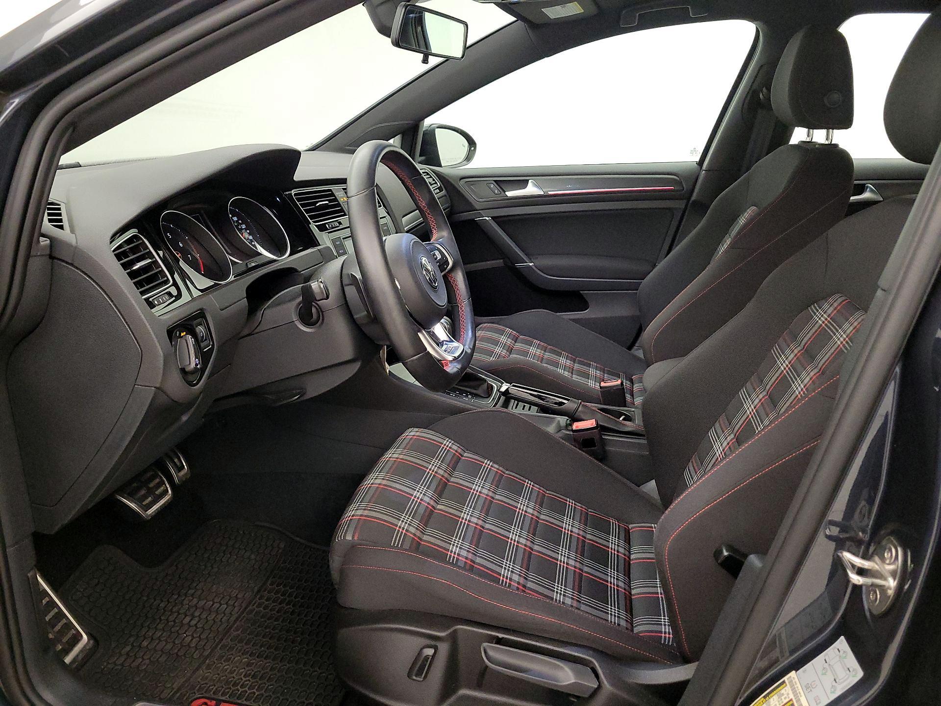 Thumbnail: 2020 Volkswagen Golf - 11