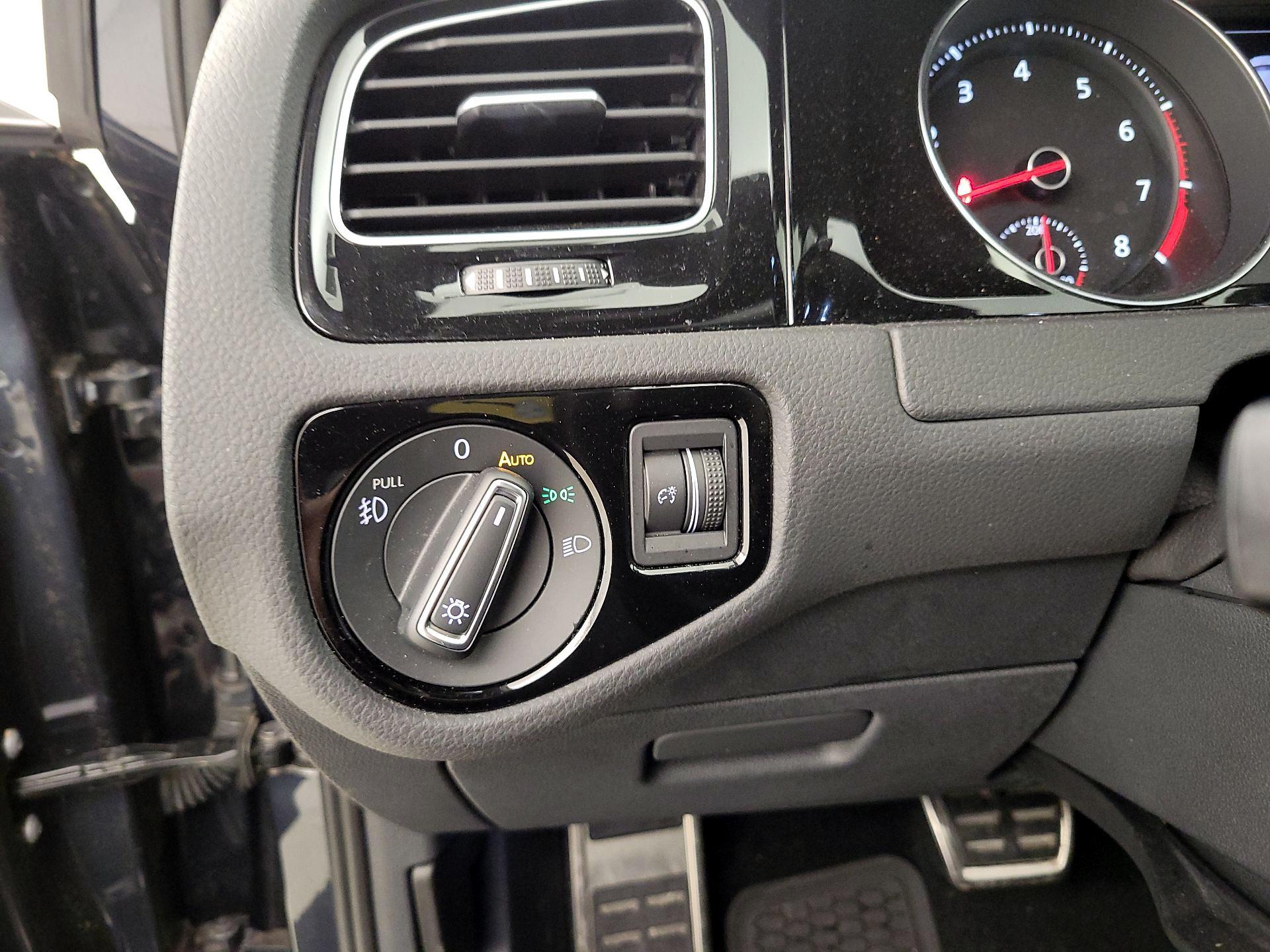 Thumbnail: 2020 Volkswagen Golf - 13