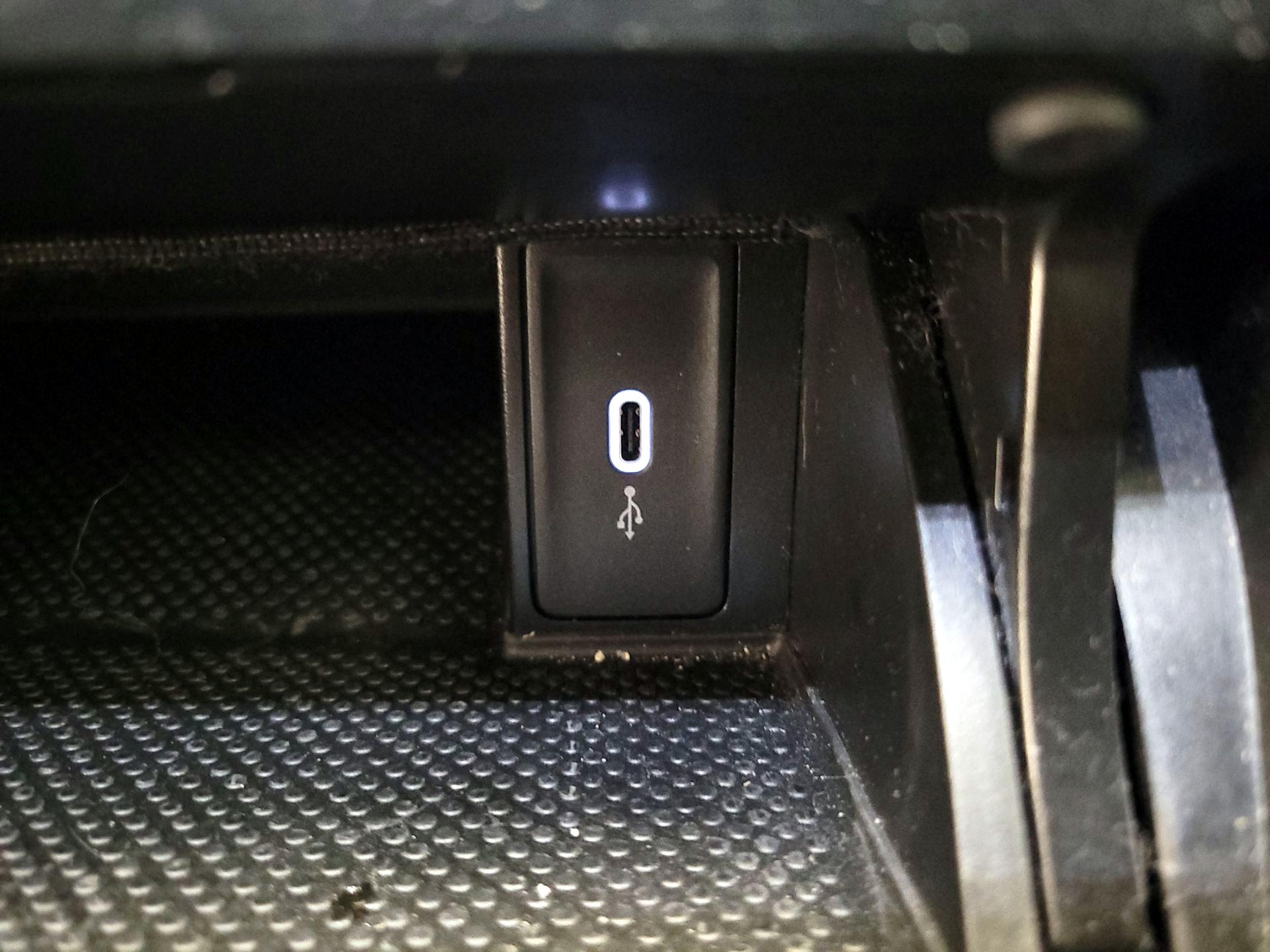 Thumbnail: 2020 Volkswagen Golf - 18