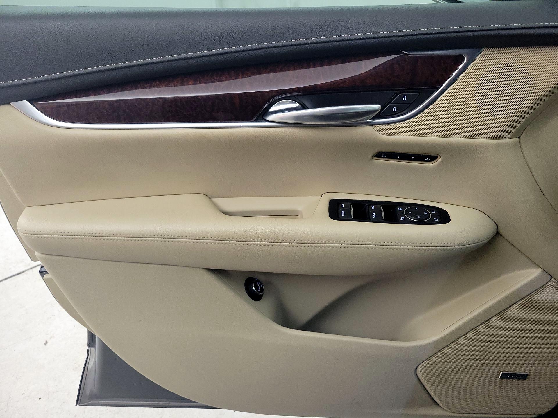 Thumbnail: 2018 Cadillac XT5 - 12