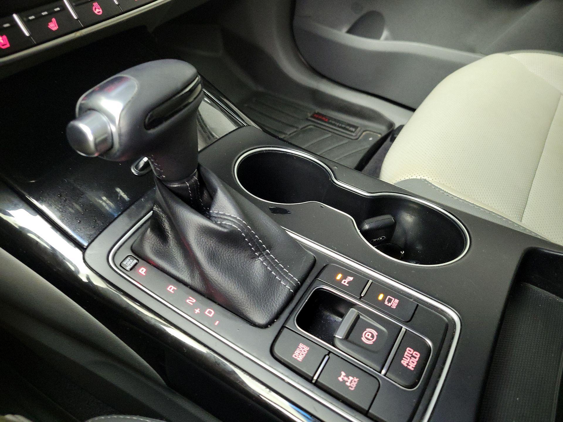 Thumbnail: 2019 Kia Sorento - 17