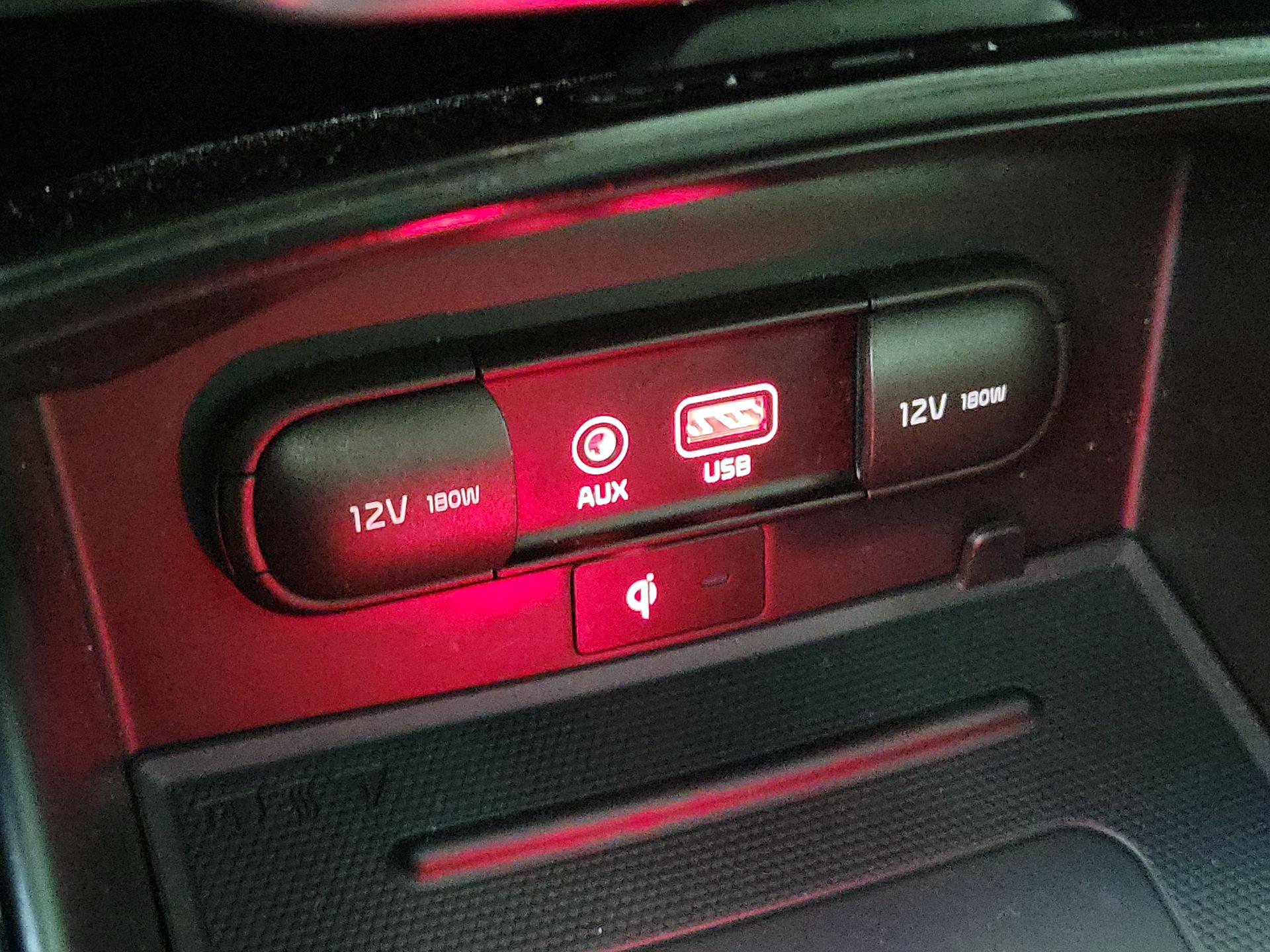 Thumbnail: 2019 Kia Sorento - 18