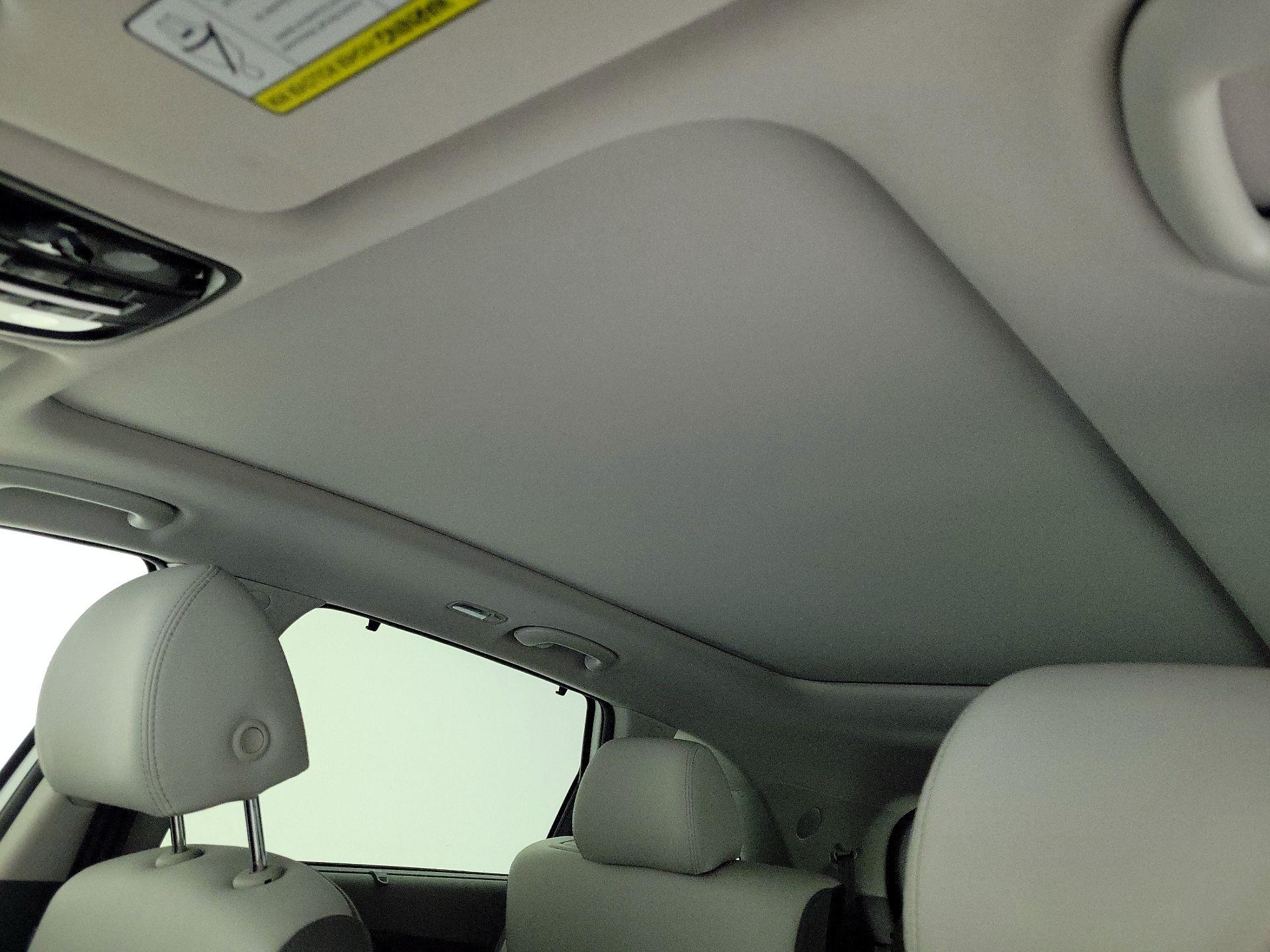 Thumbnail: 2019 Kia Sorento - 19