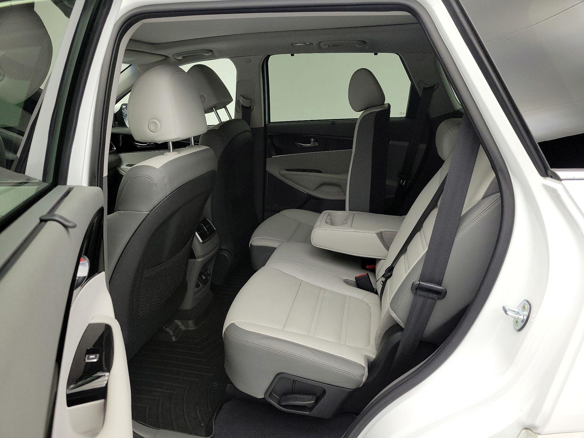 Thumbnail: 2019 Kia Sorento - 20