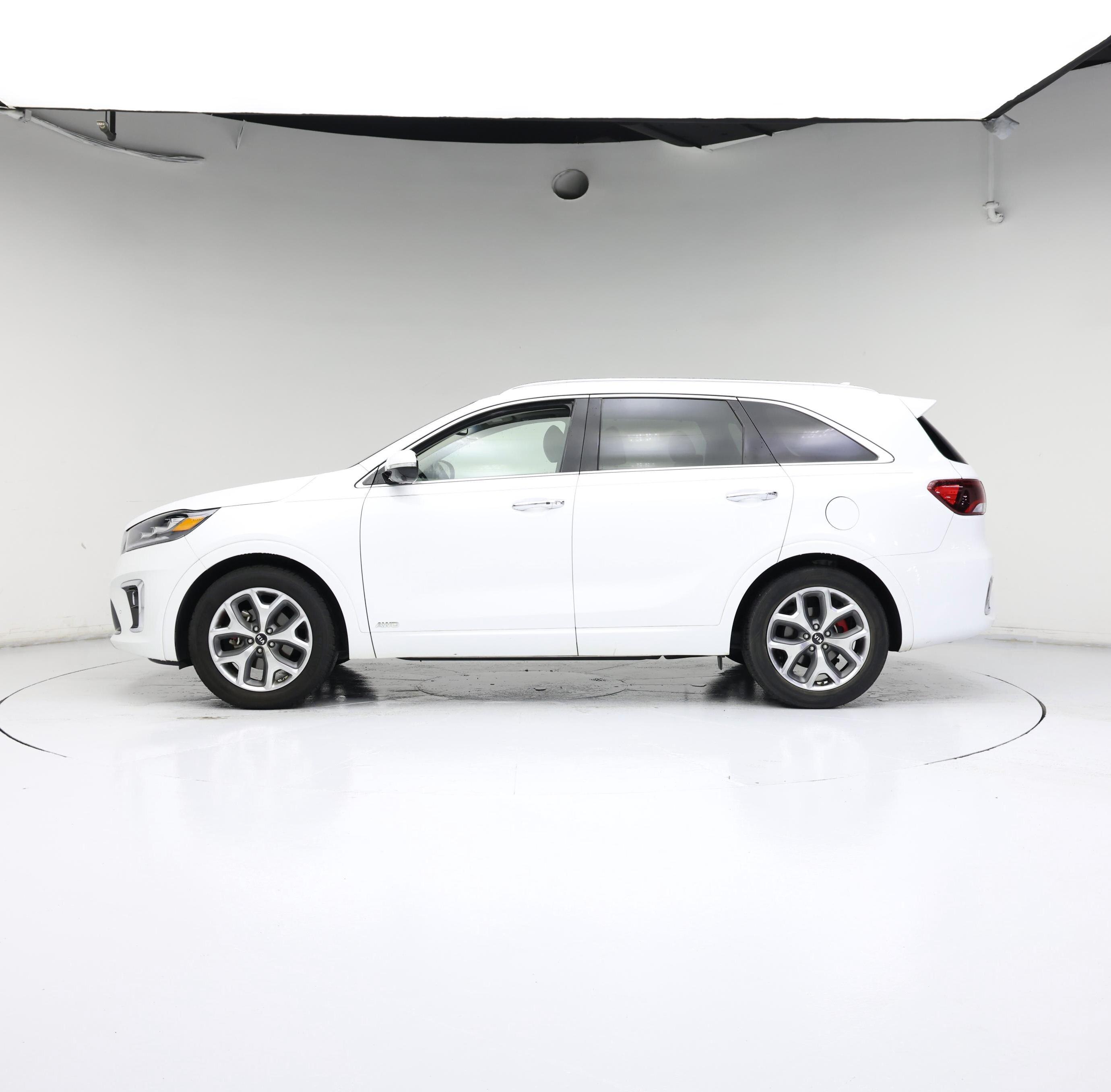 Thumbnail: 2019 Kia Sorento - 3