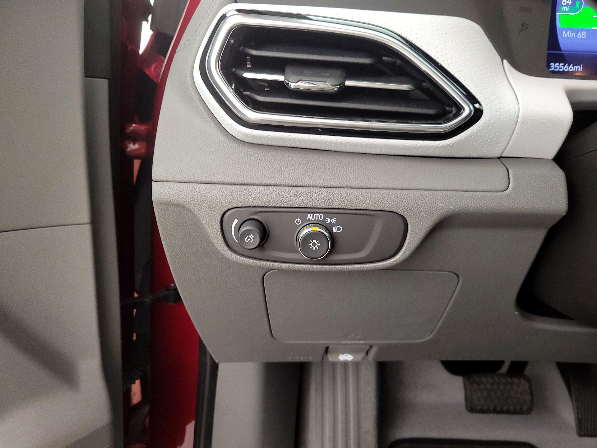 Thumbnail: 2022 Chevrolet Bolt EUV - 13