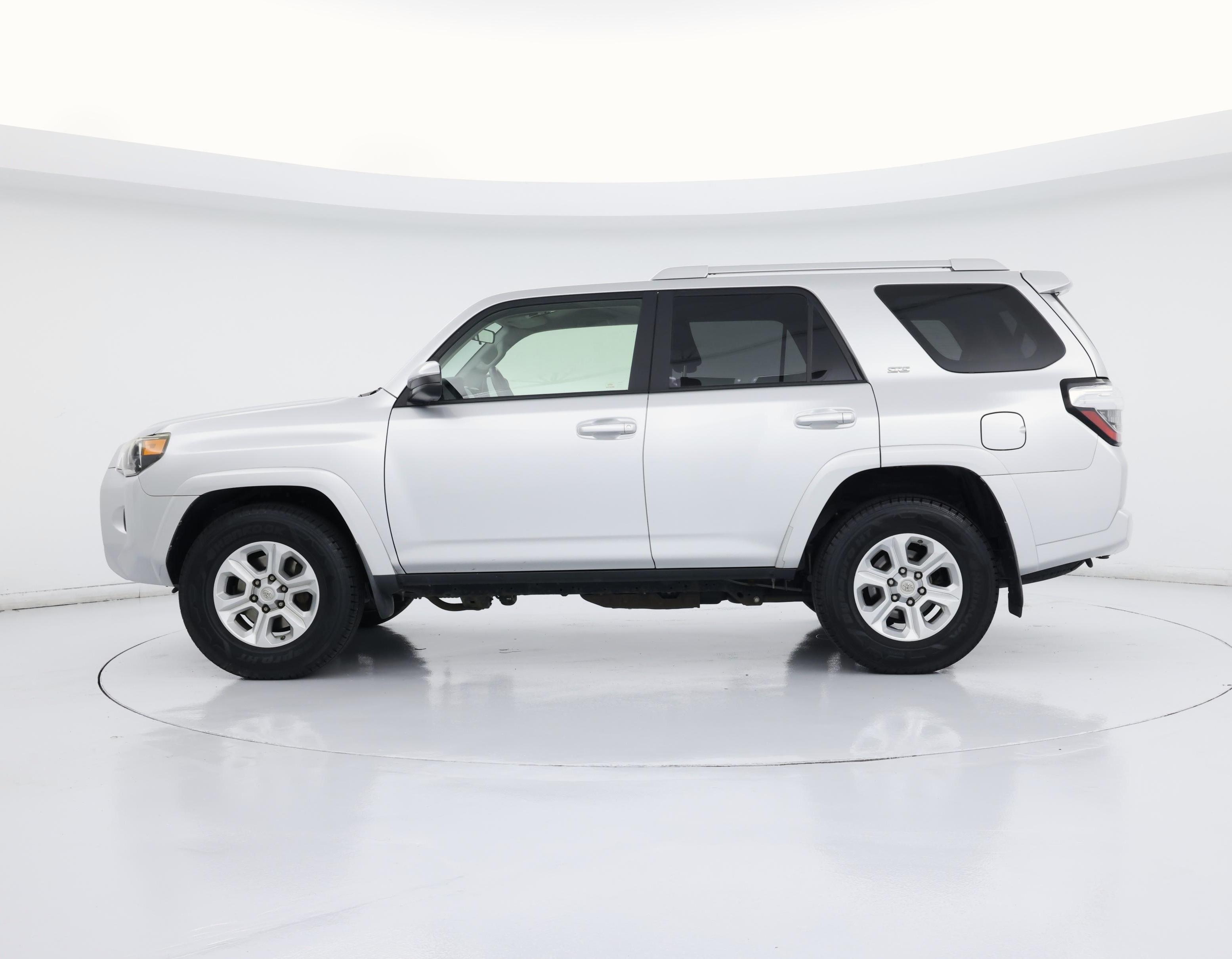 Thumbnail: 2014 Toyota 4Runner - 3