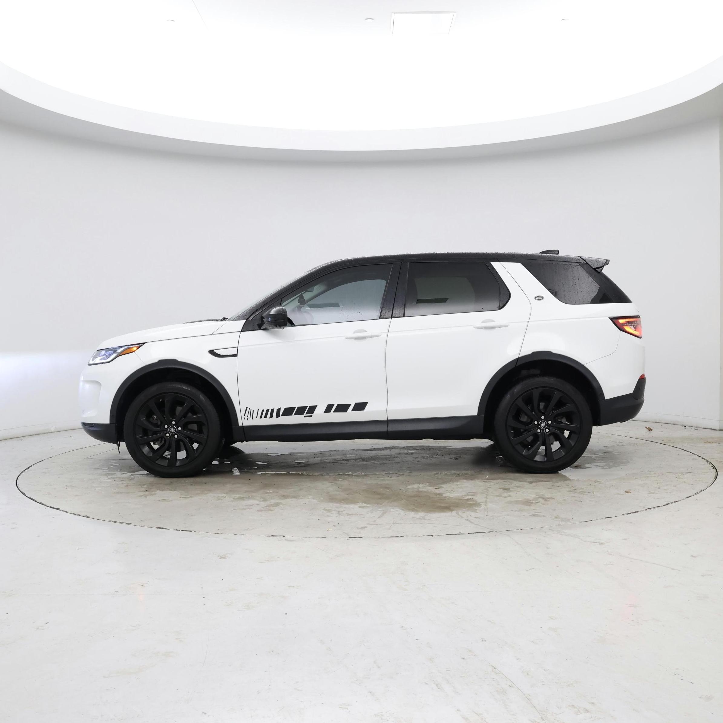 Thumbnail: 2021 Land Rover Discovery Sport - 3