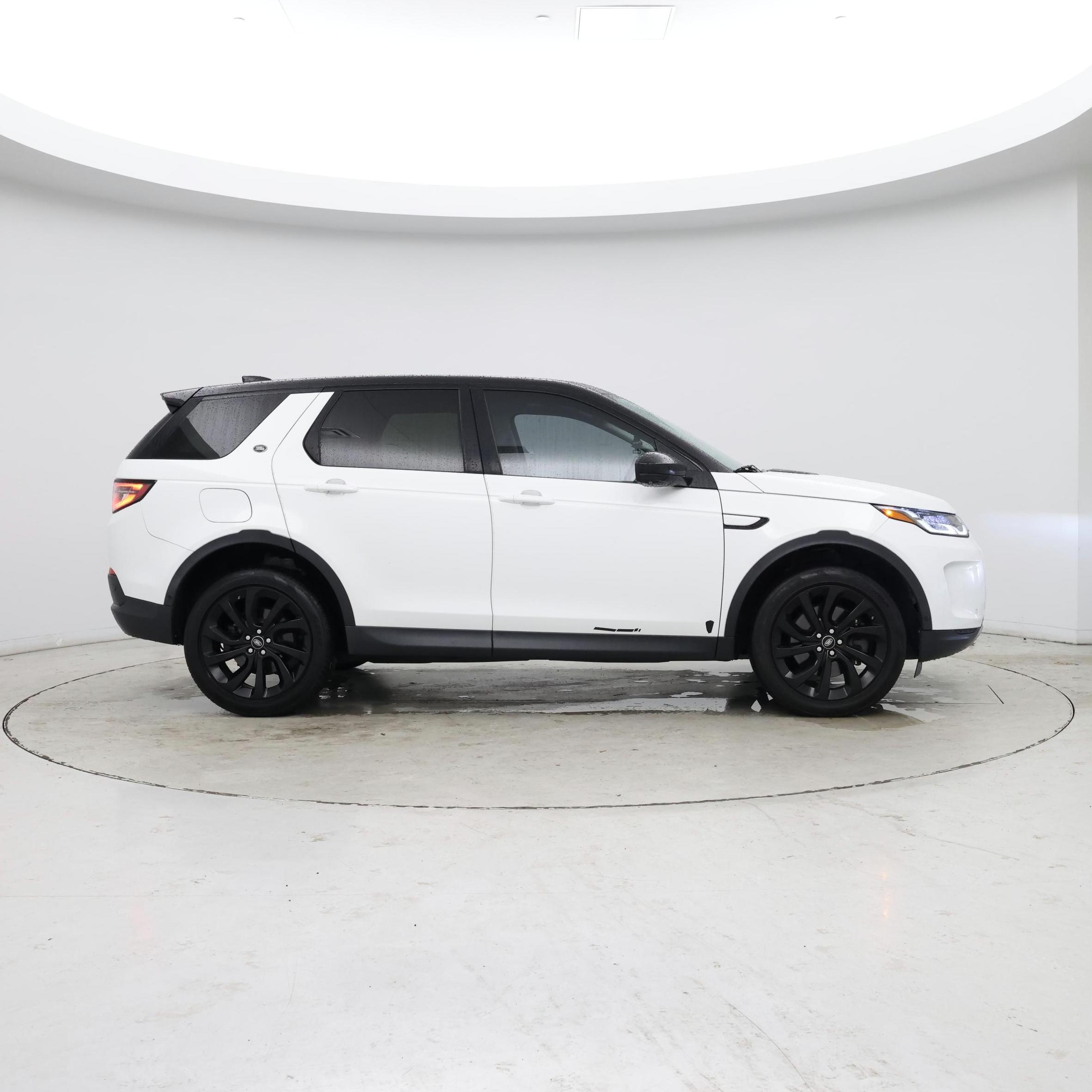 Thumbnail: 2021 Land Rover Discovery Sport - 7