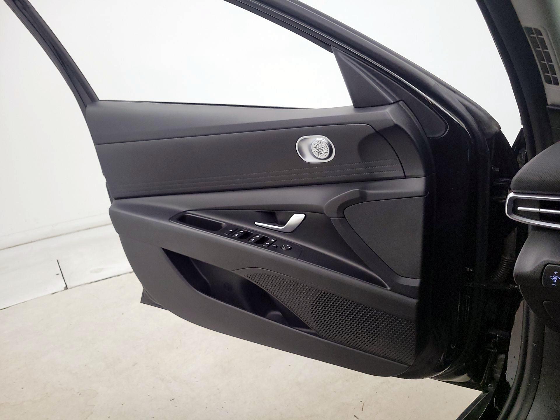 Thumbnail: 2023 Hyundai Elantra - 12