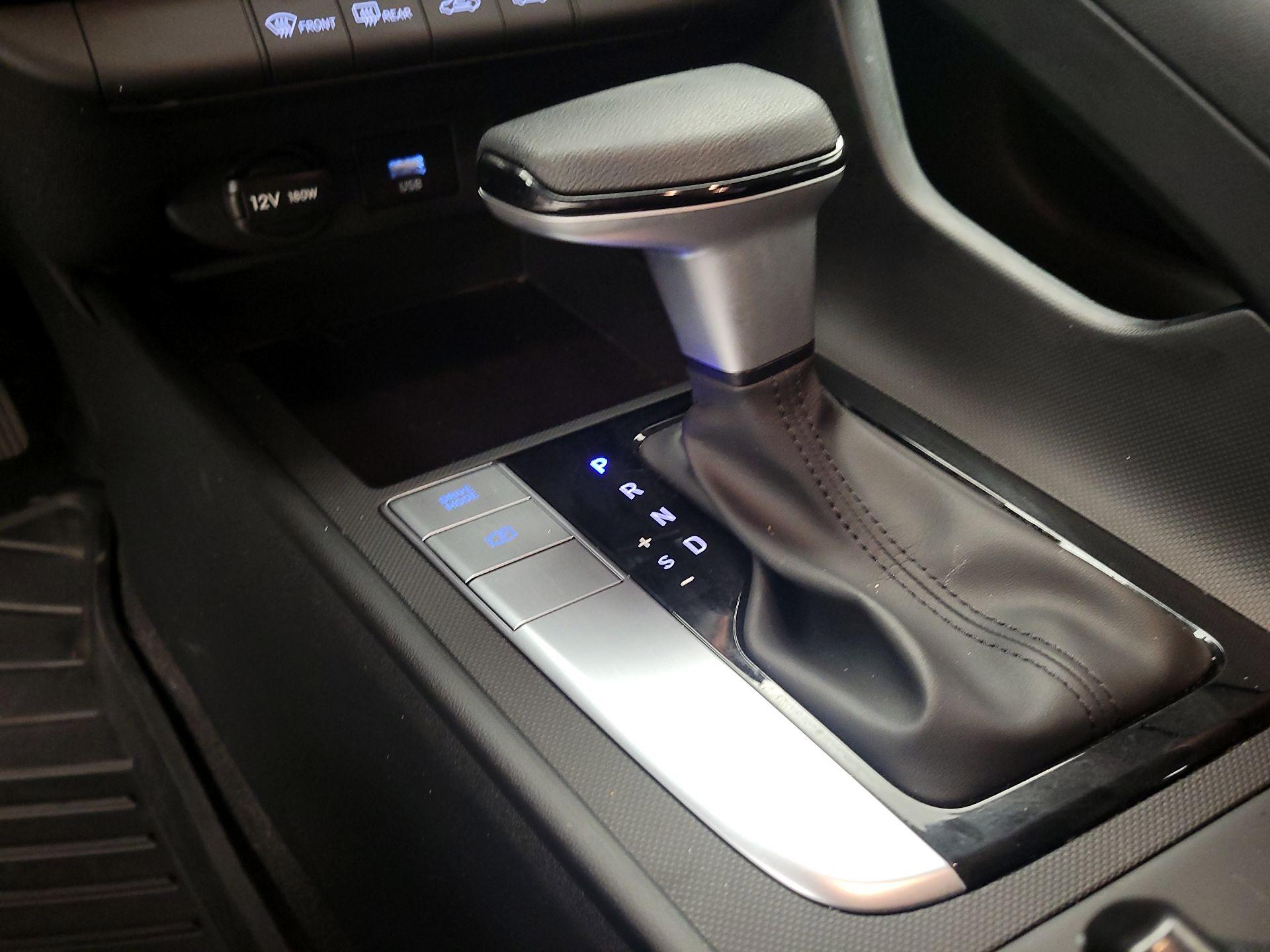 Thumbnail: 2023 Hyundai Elantra - 17