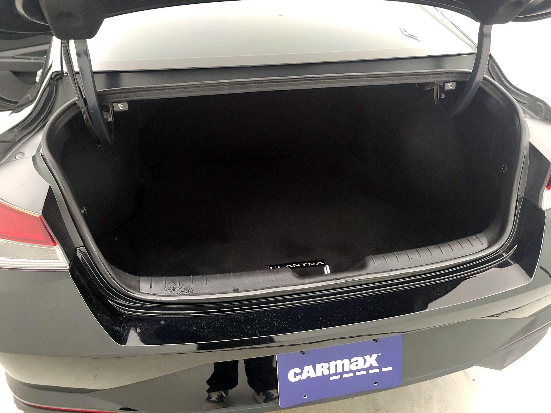 Thumbnail: 2023 Hyundai Elantra - 20