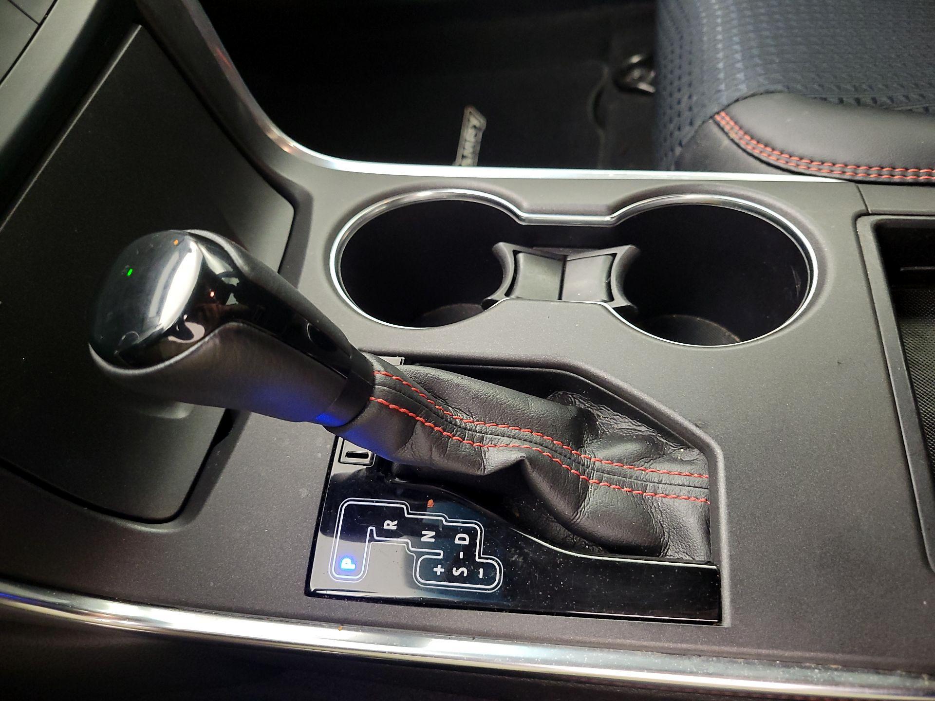 Thumbnail: 2015 Toyota Camry - 17