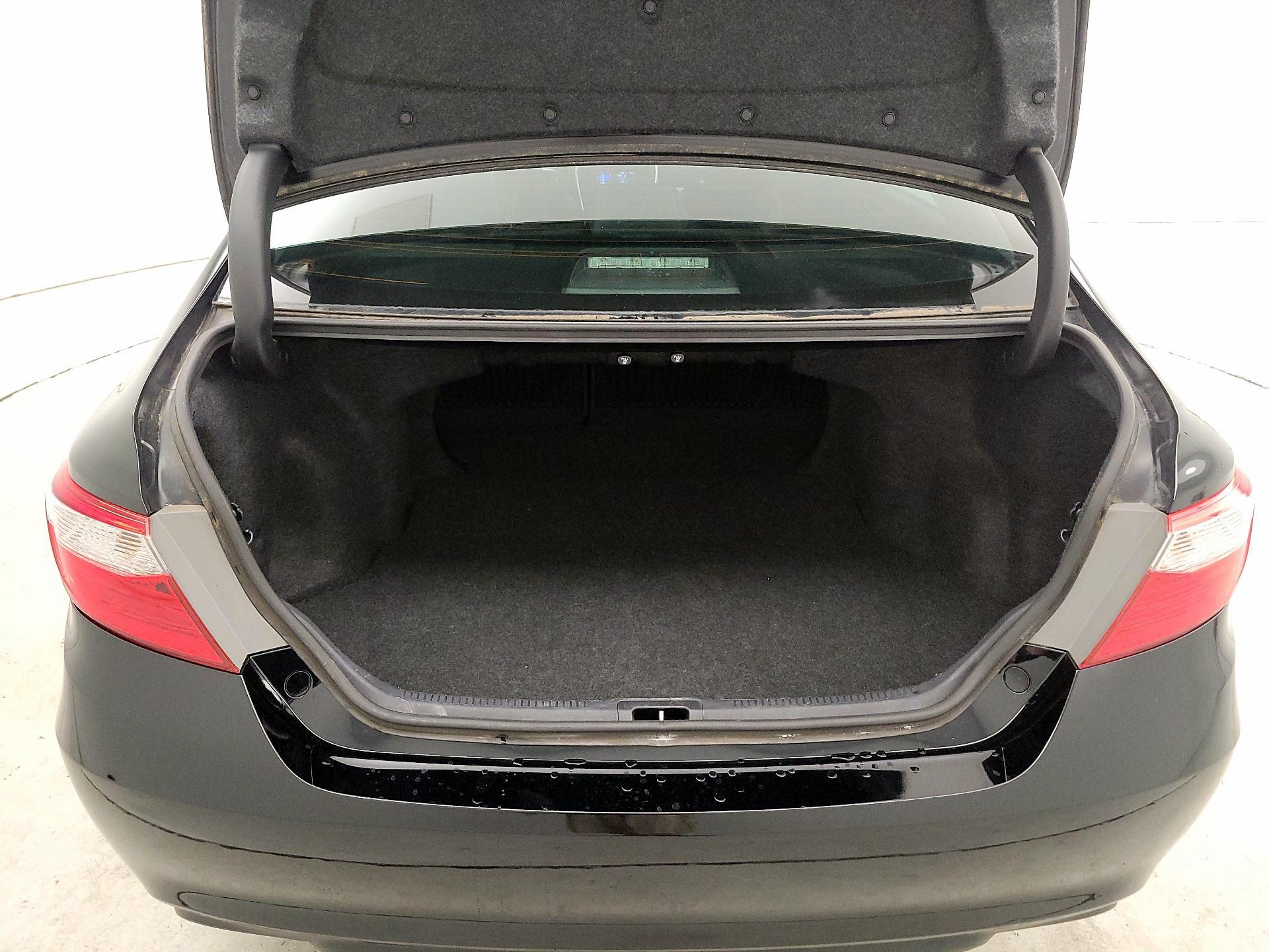 Thumbnail: 2015 Toyota Camry - 20