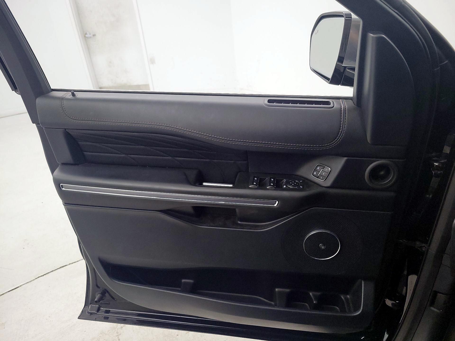 Thumbnail: 2021 Ford Expedition - 12