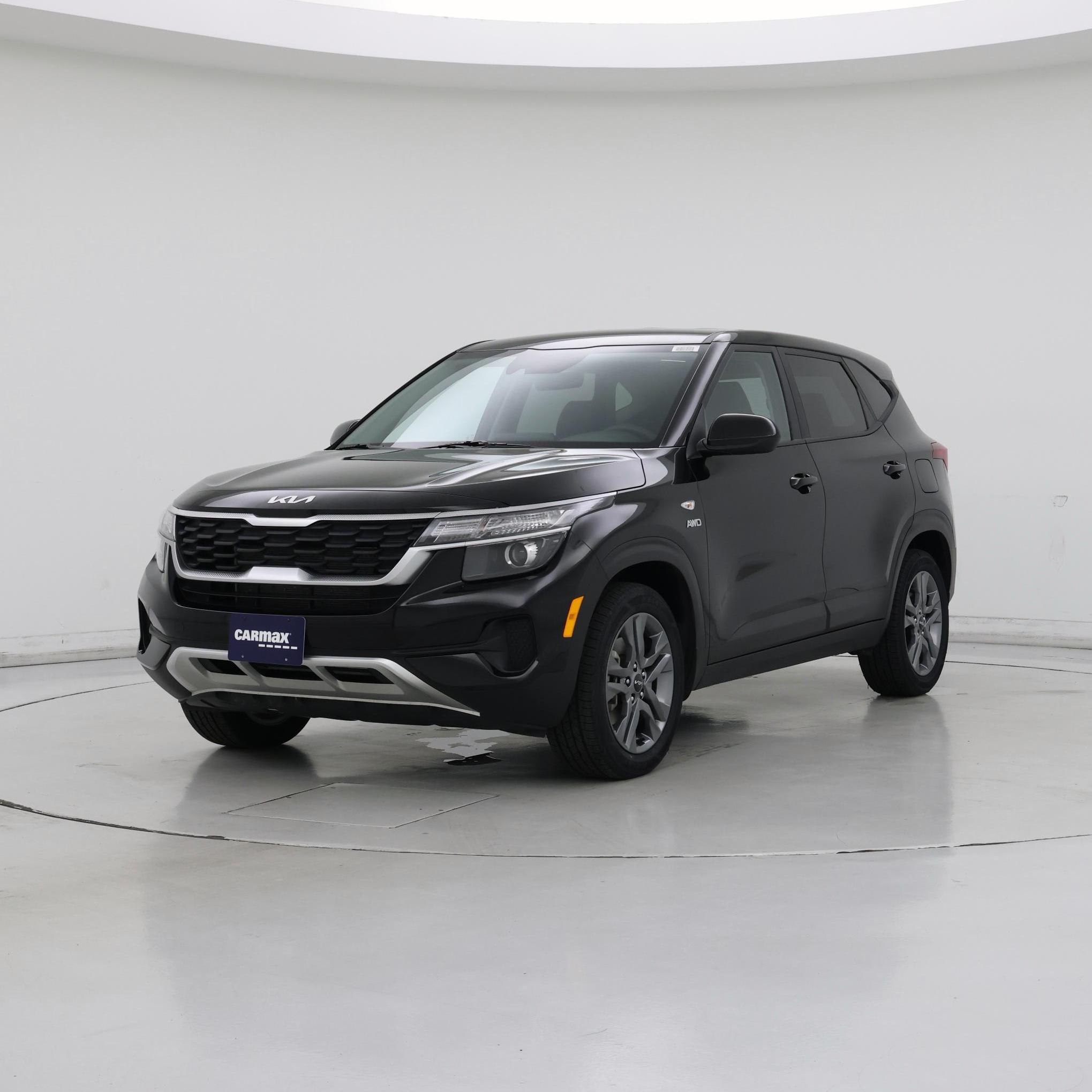 Thumbnail: 2023 Kia Seltos - 4
