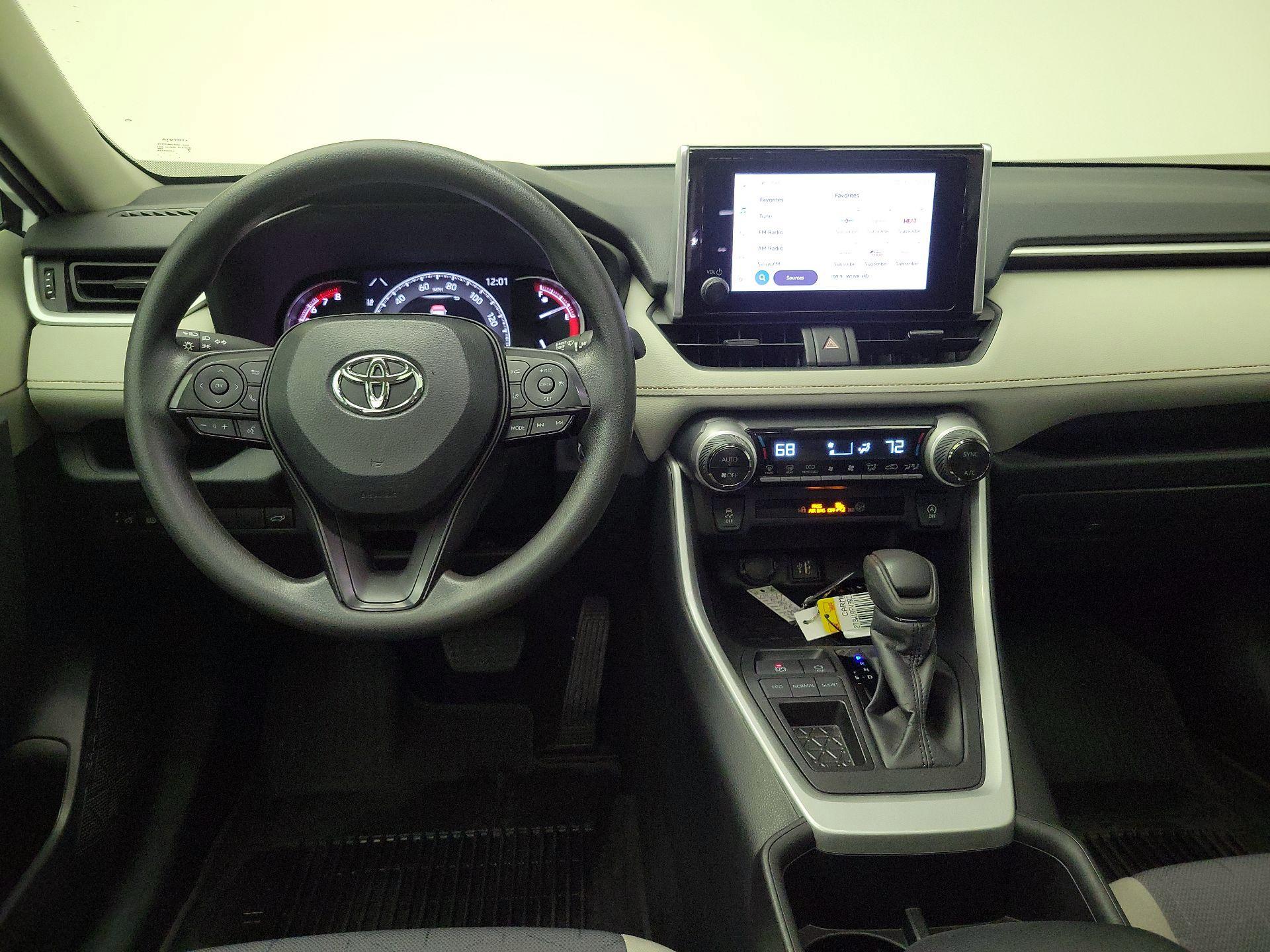 Thumbnail: 2024 Toyota RAV4 - 10