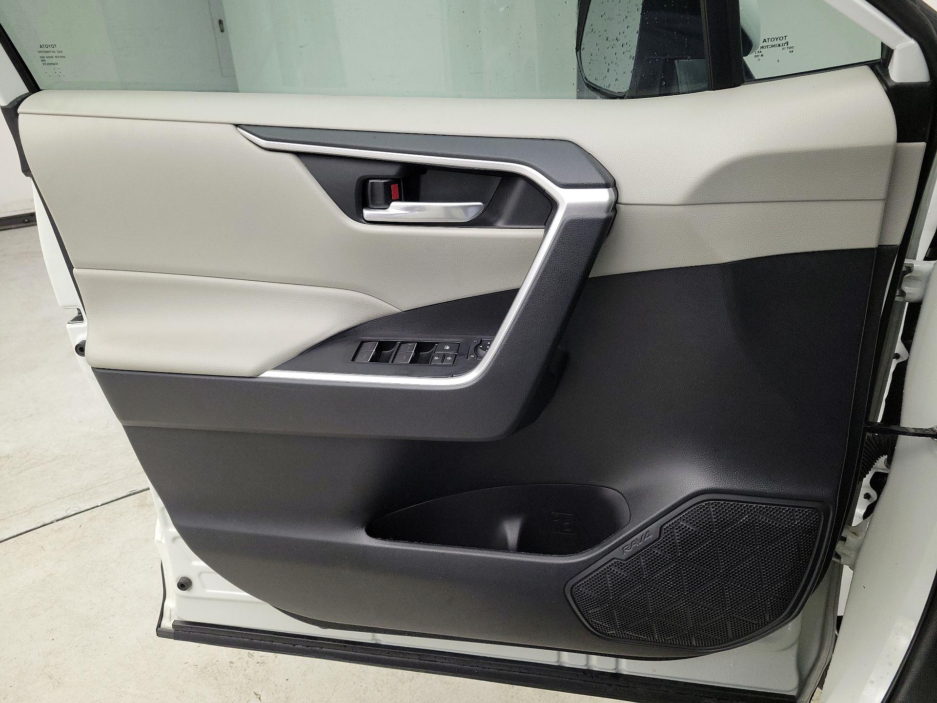 Thumbnail: 2024 Toyota RAV4 - 12