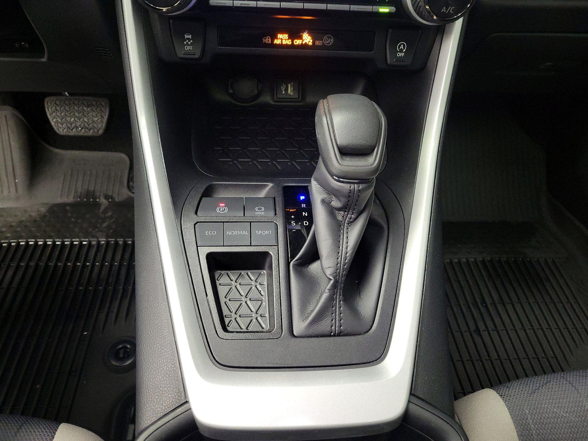 Thumbnail: 2024 Toyota RAV4 - 17