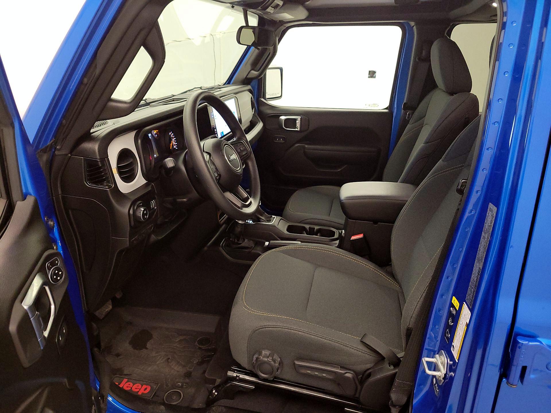 Thumbnail: 2025 Jeep Gladiator - 11