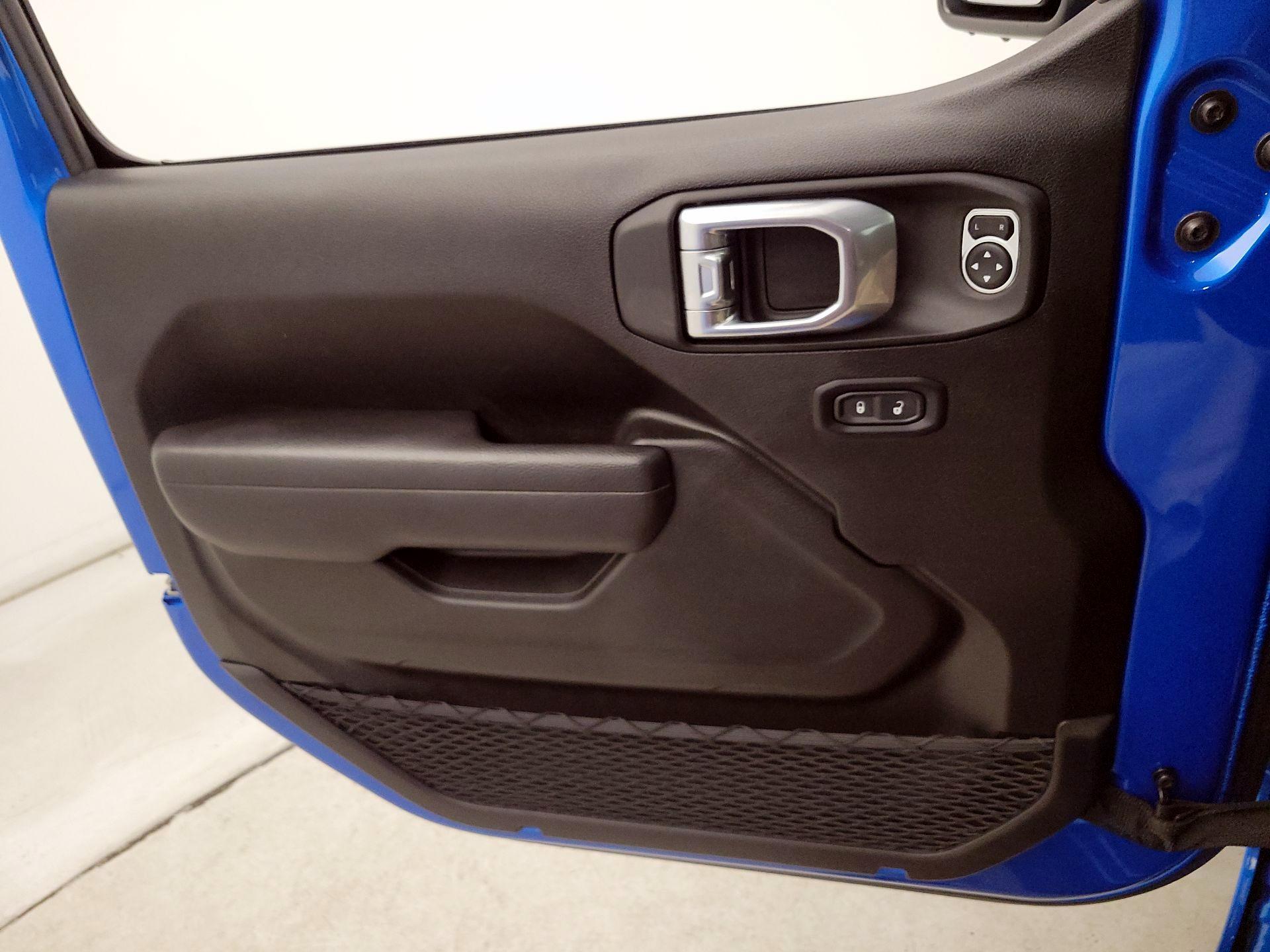 Thumbnail: 2025 Jeep Gladiator - 12