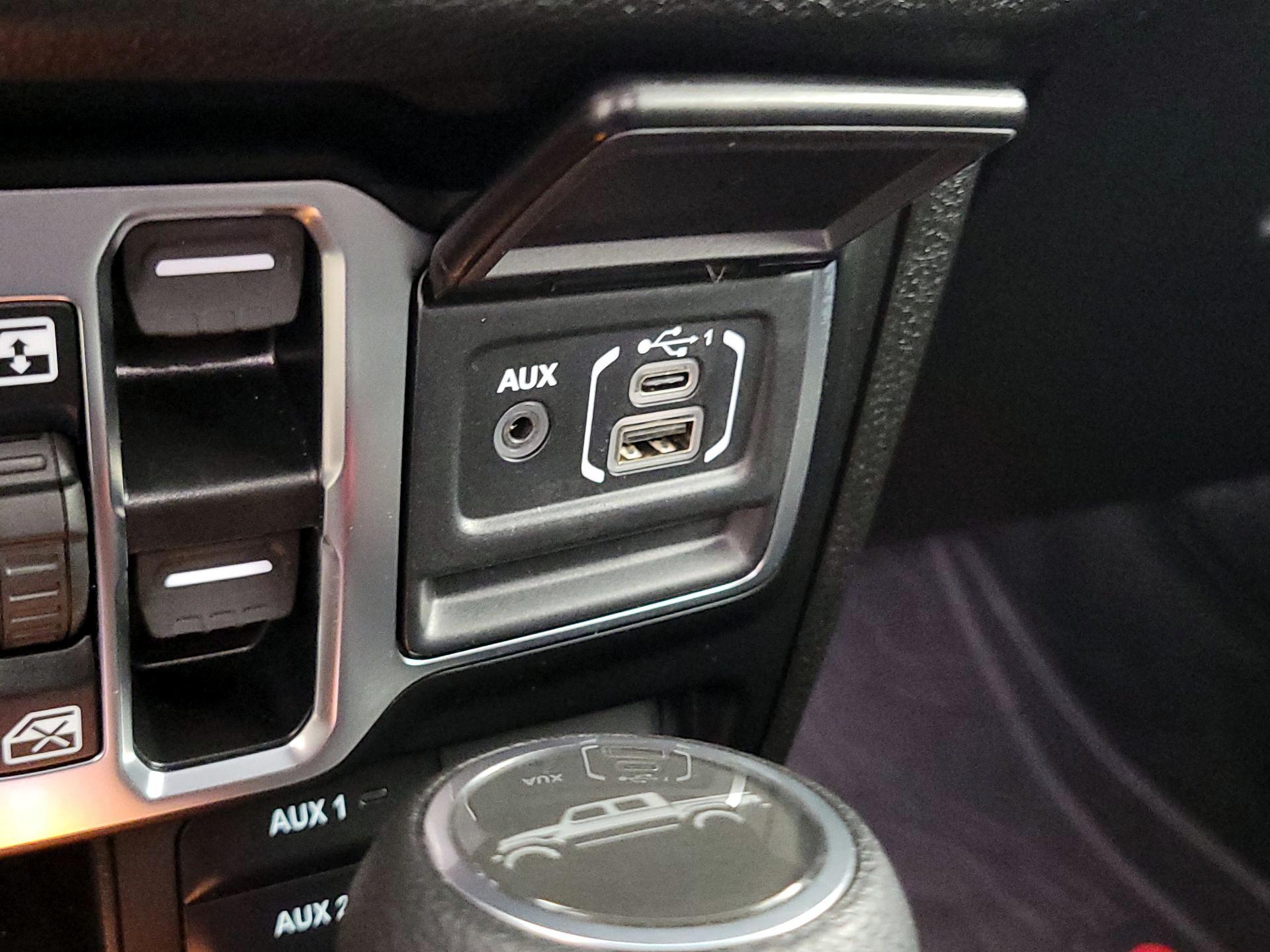 Thumbnail: 2025 Jeep Gladiator - 18