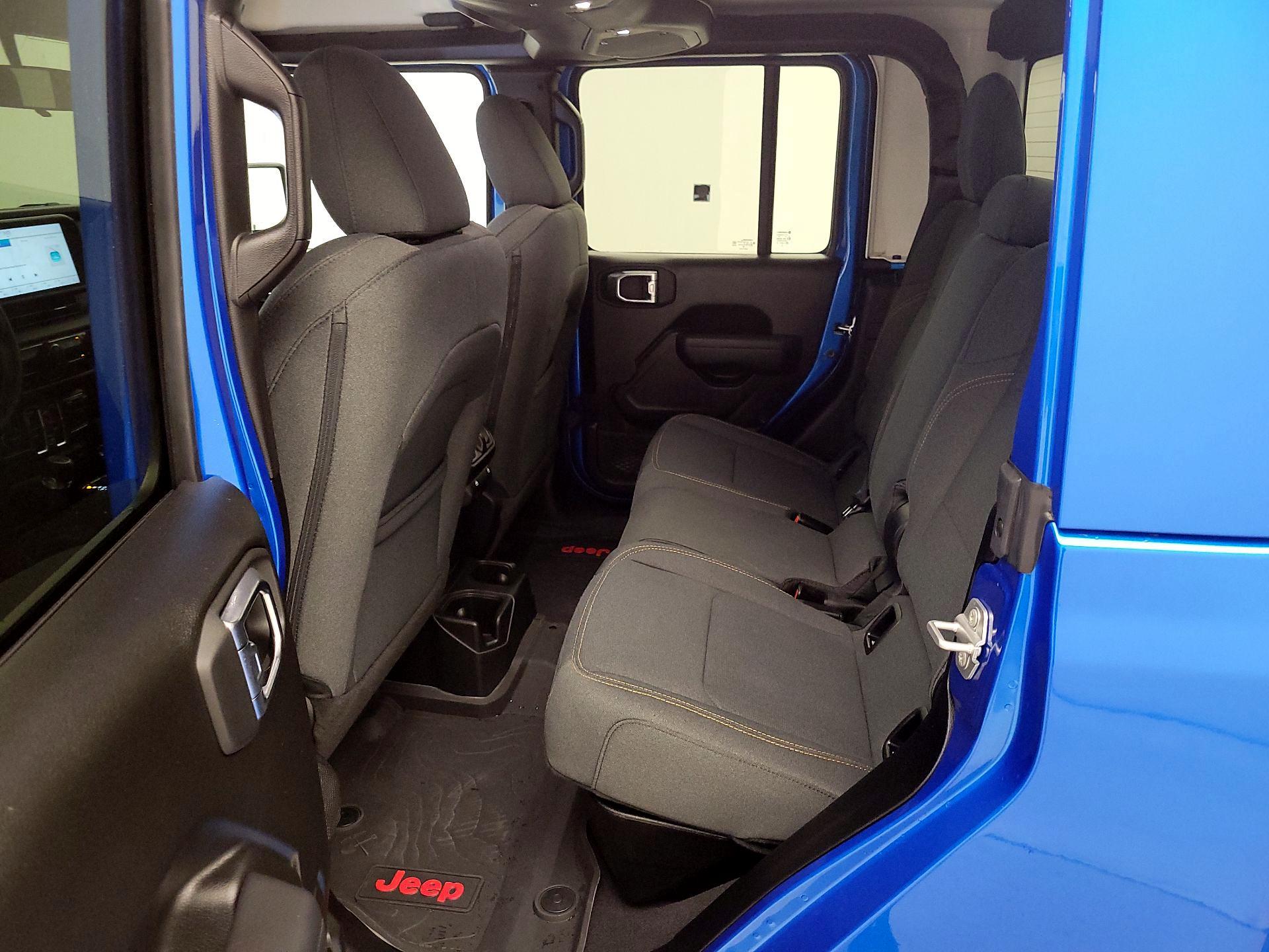 Thumbnail: 2025 Jeep Gladiator - 19