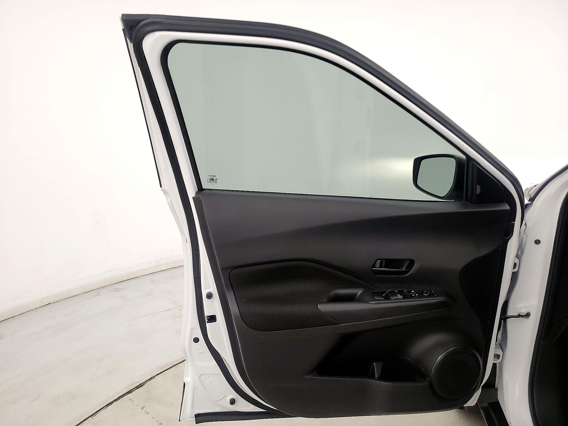 Thumbnail: 2023 Nissan Kicks - 12