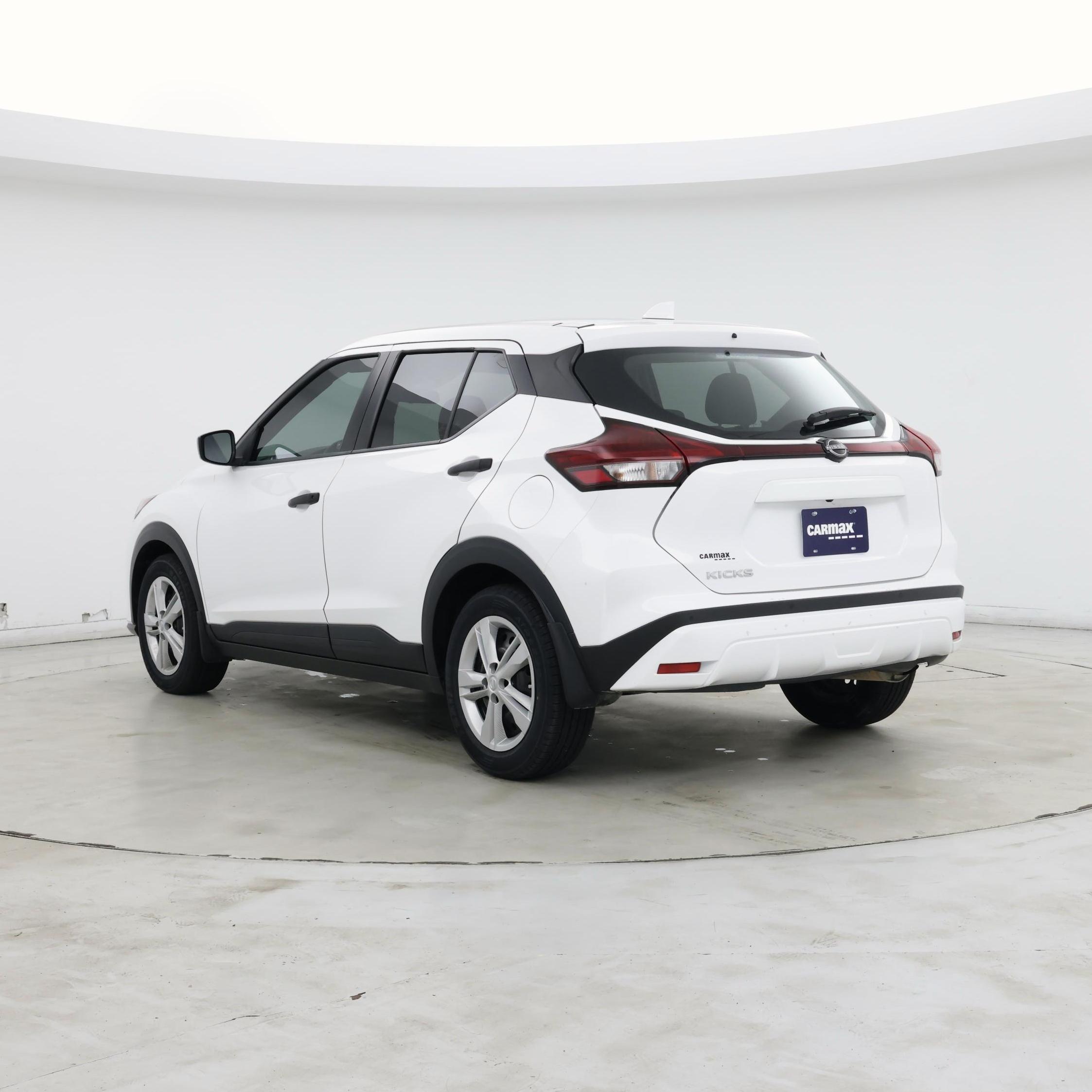 Thumbnail: 2023 Nissan Kicks - 2