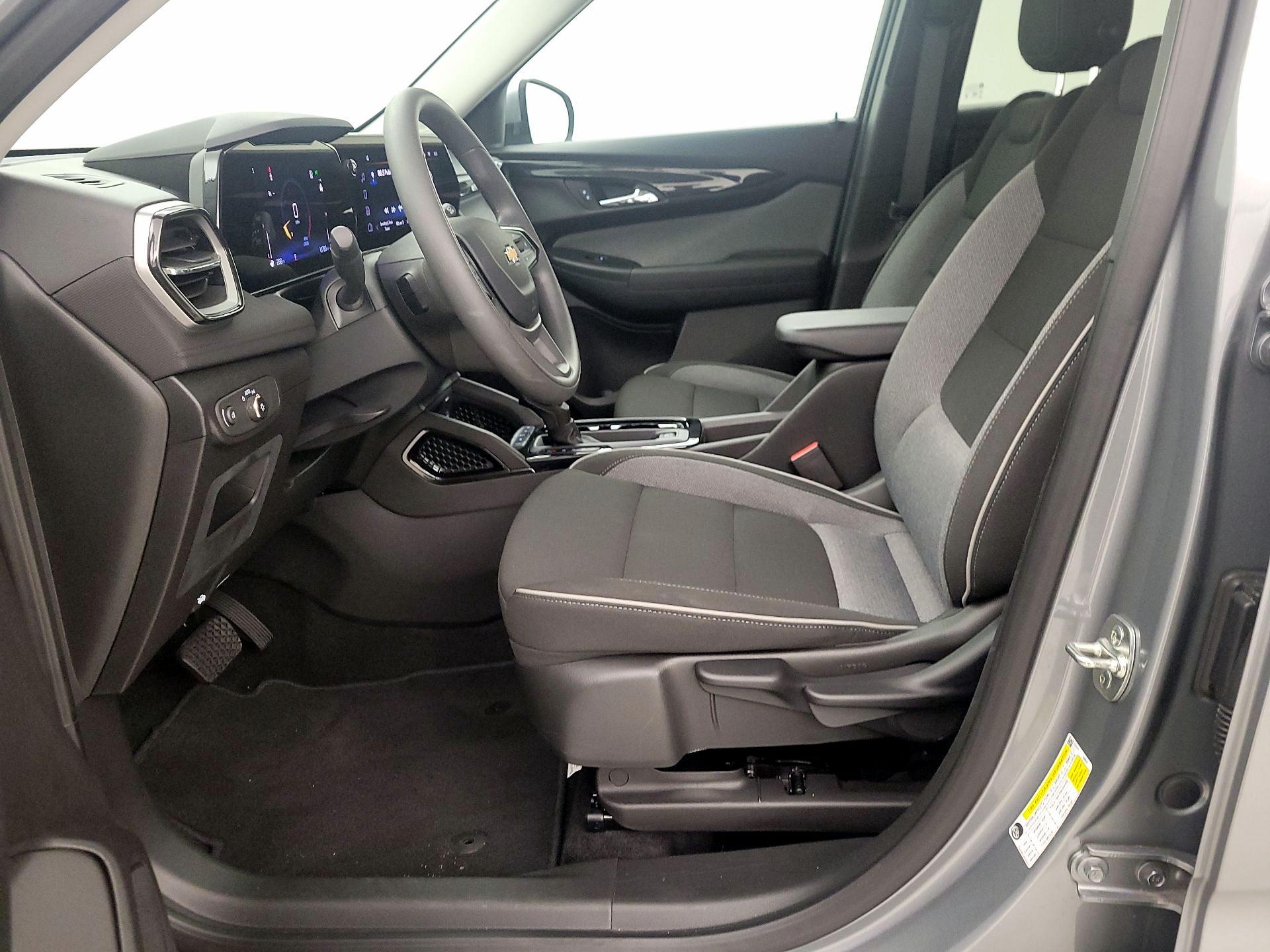 Thumbnail: 2025 Chevrolet TrailBlazer - 11