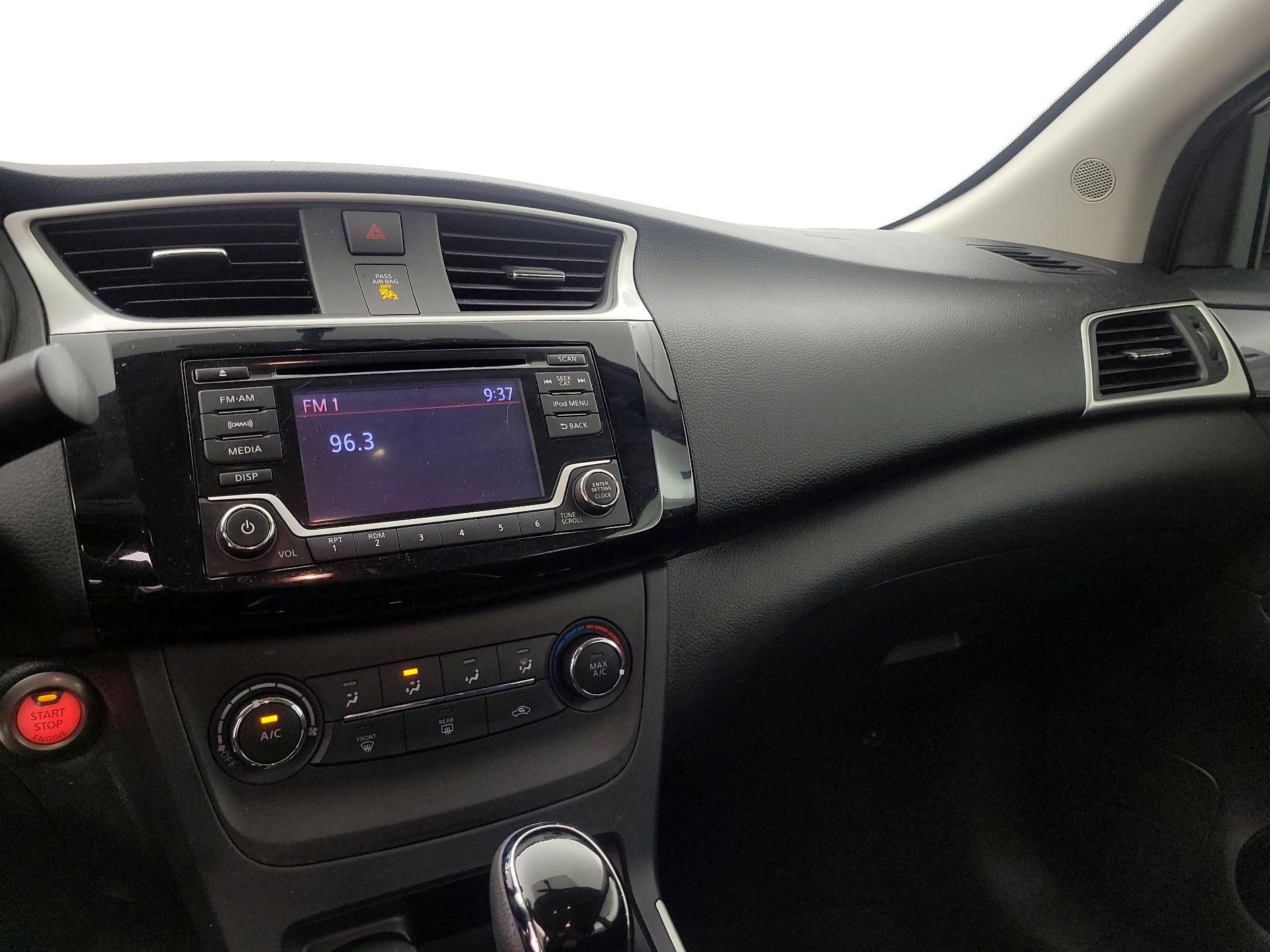 Thumbnail: 2017 Nissan Sentra - 15