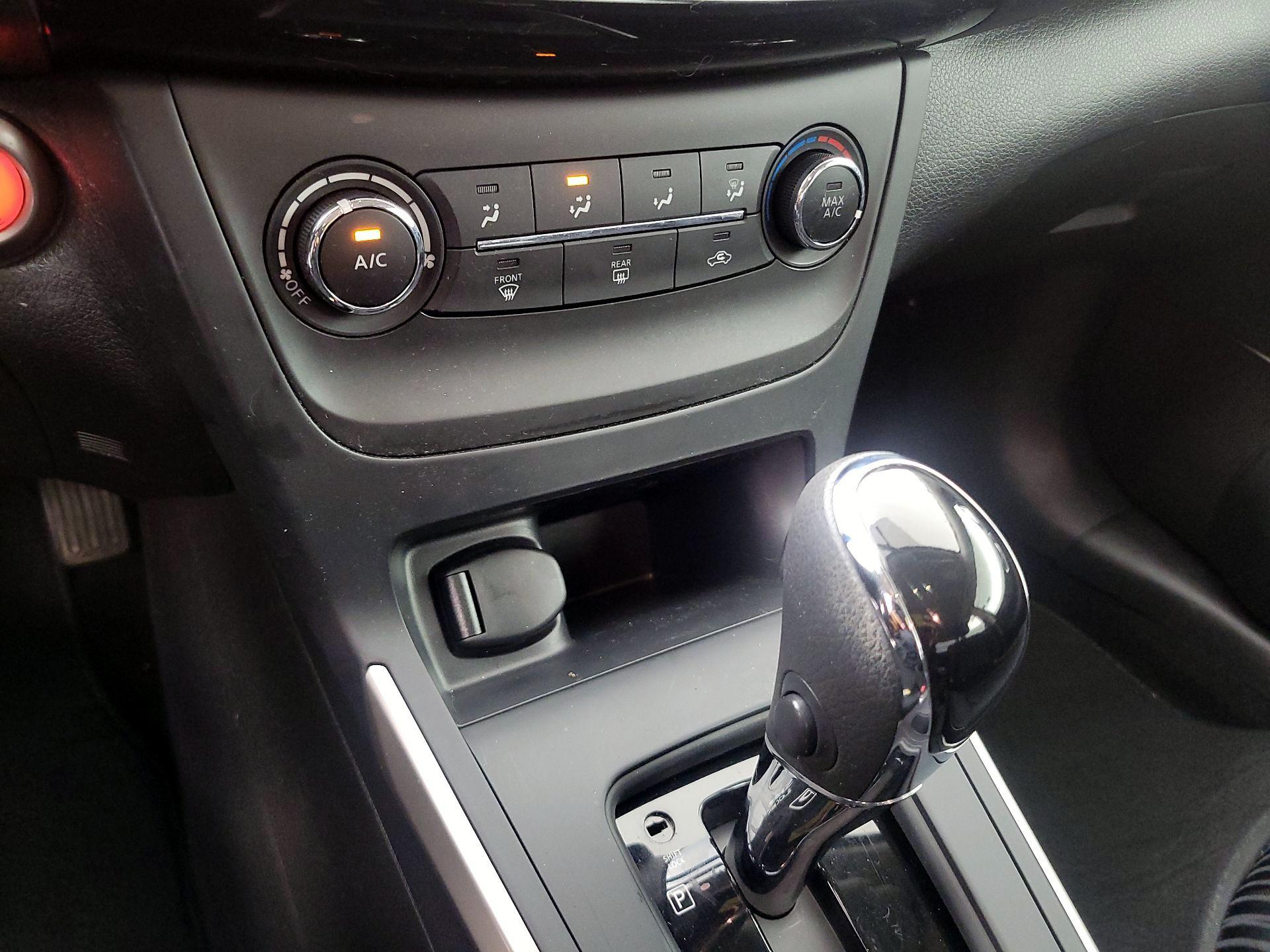 Thumbnail: 2017 Nissan Sentra - 16