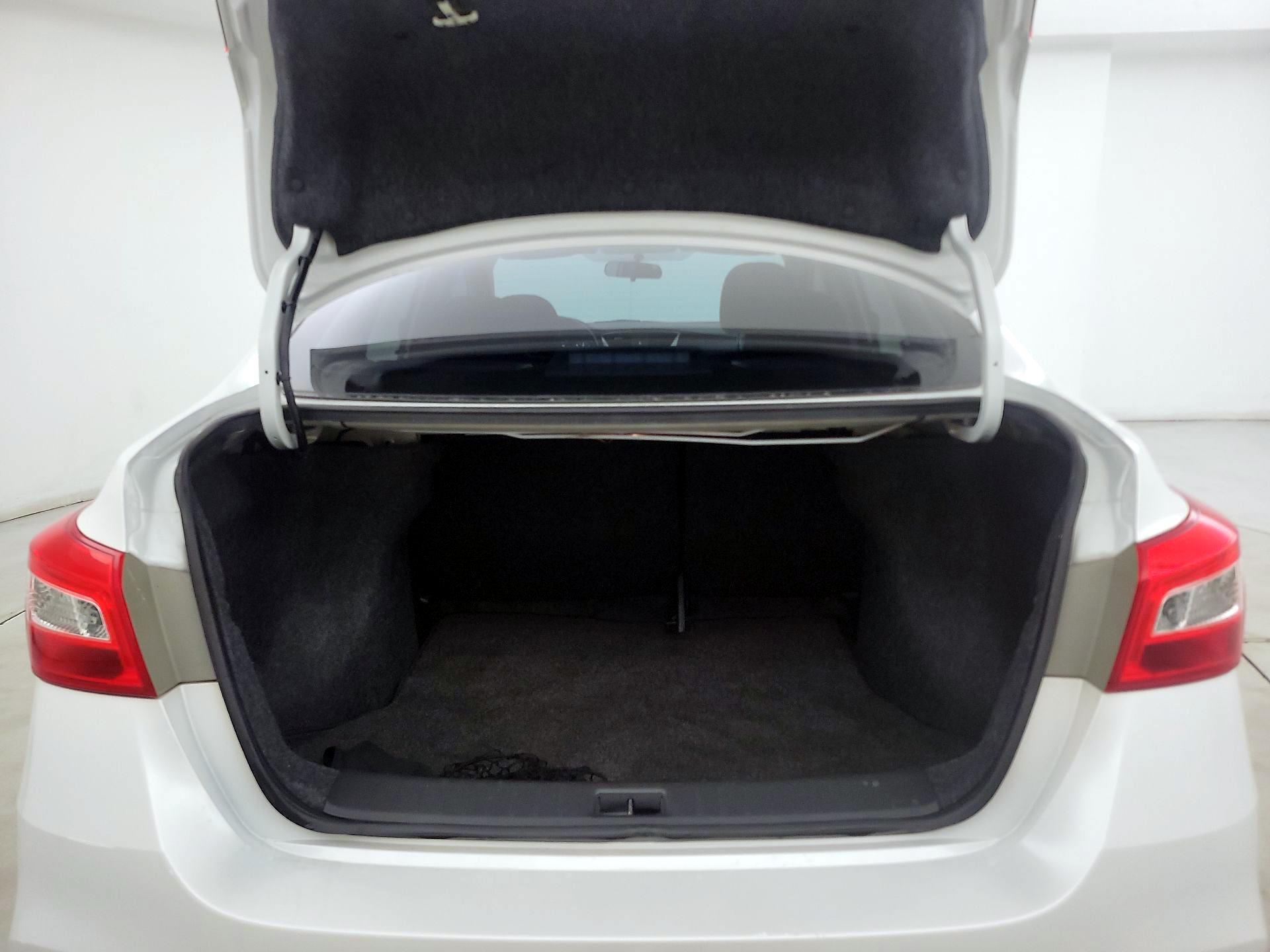 Thumbnail: 2017 Nissan Sentra - 20