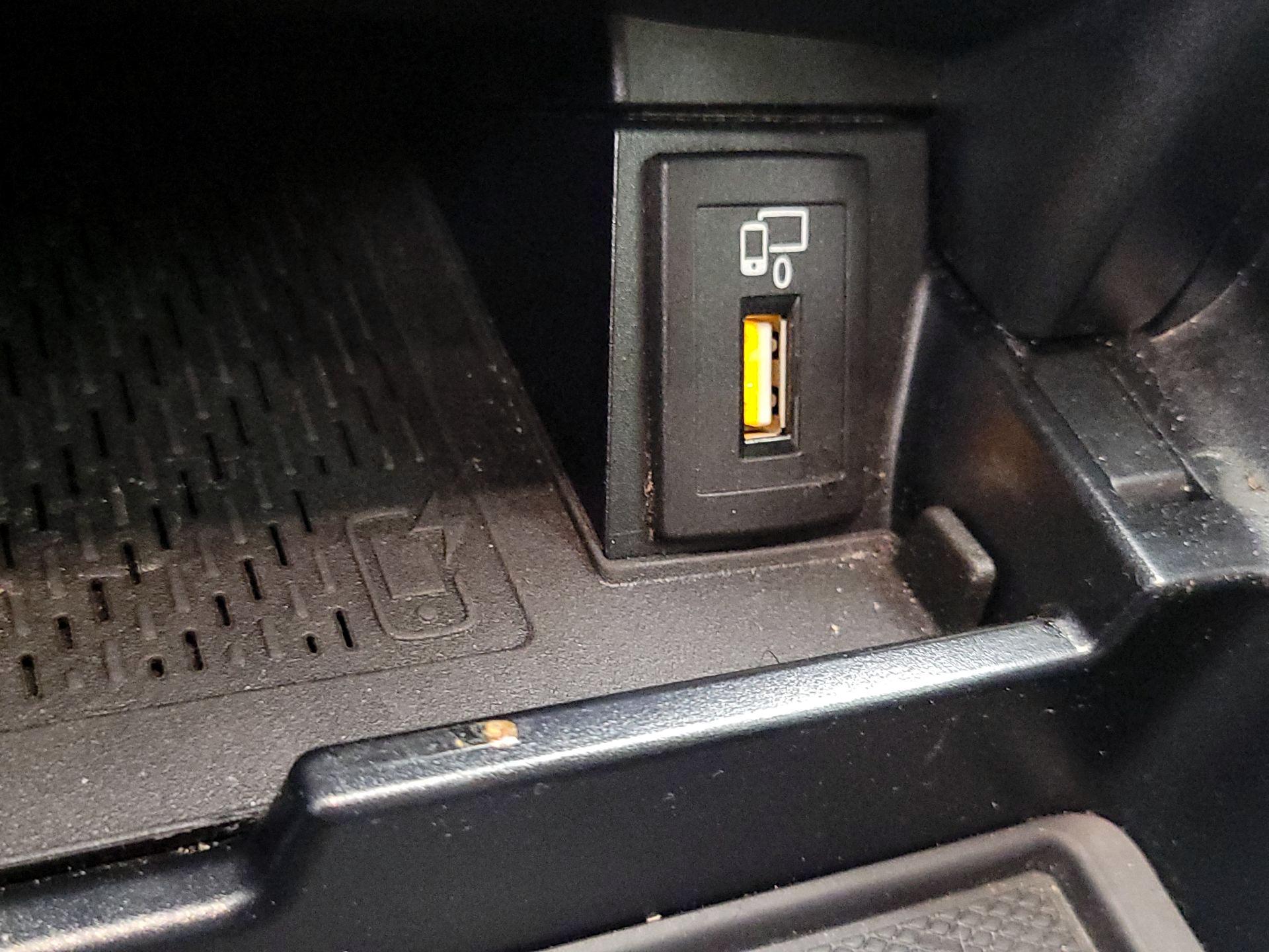 Thumbnail: 2019 Mercedes-Benz C-Class - 18