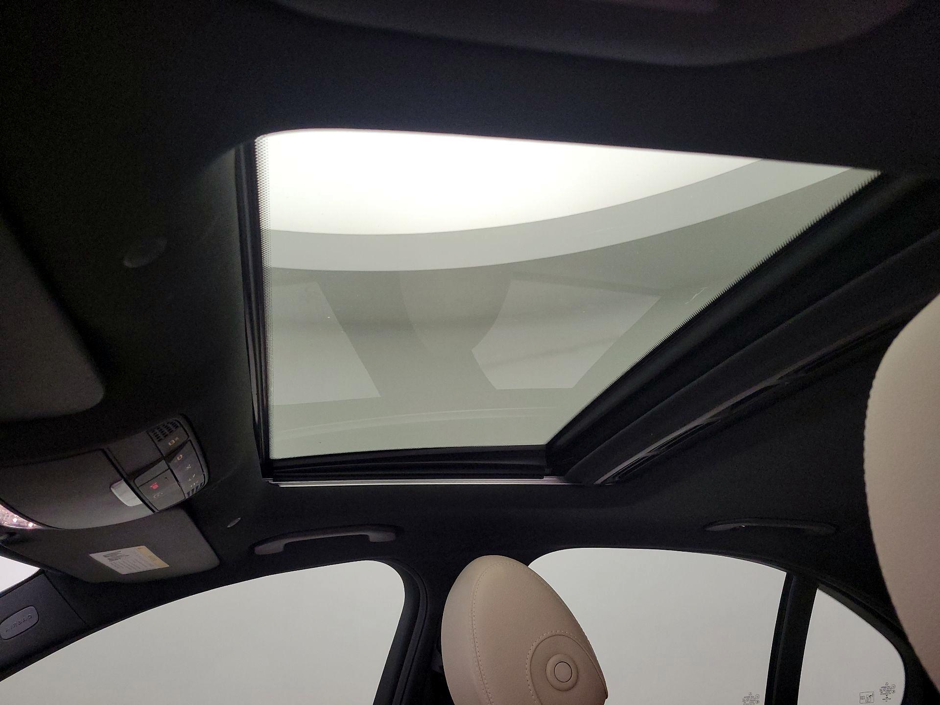 Thumbnail: 2019 Mercedes-Benz C-Class - 19