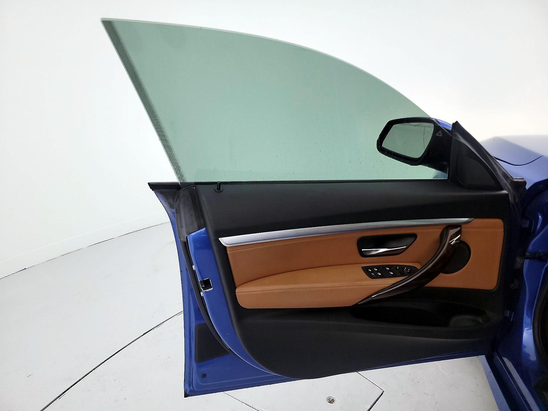 Thumbnail: 2016 BMW 3 Series - 12