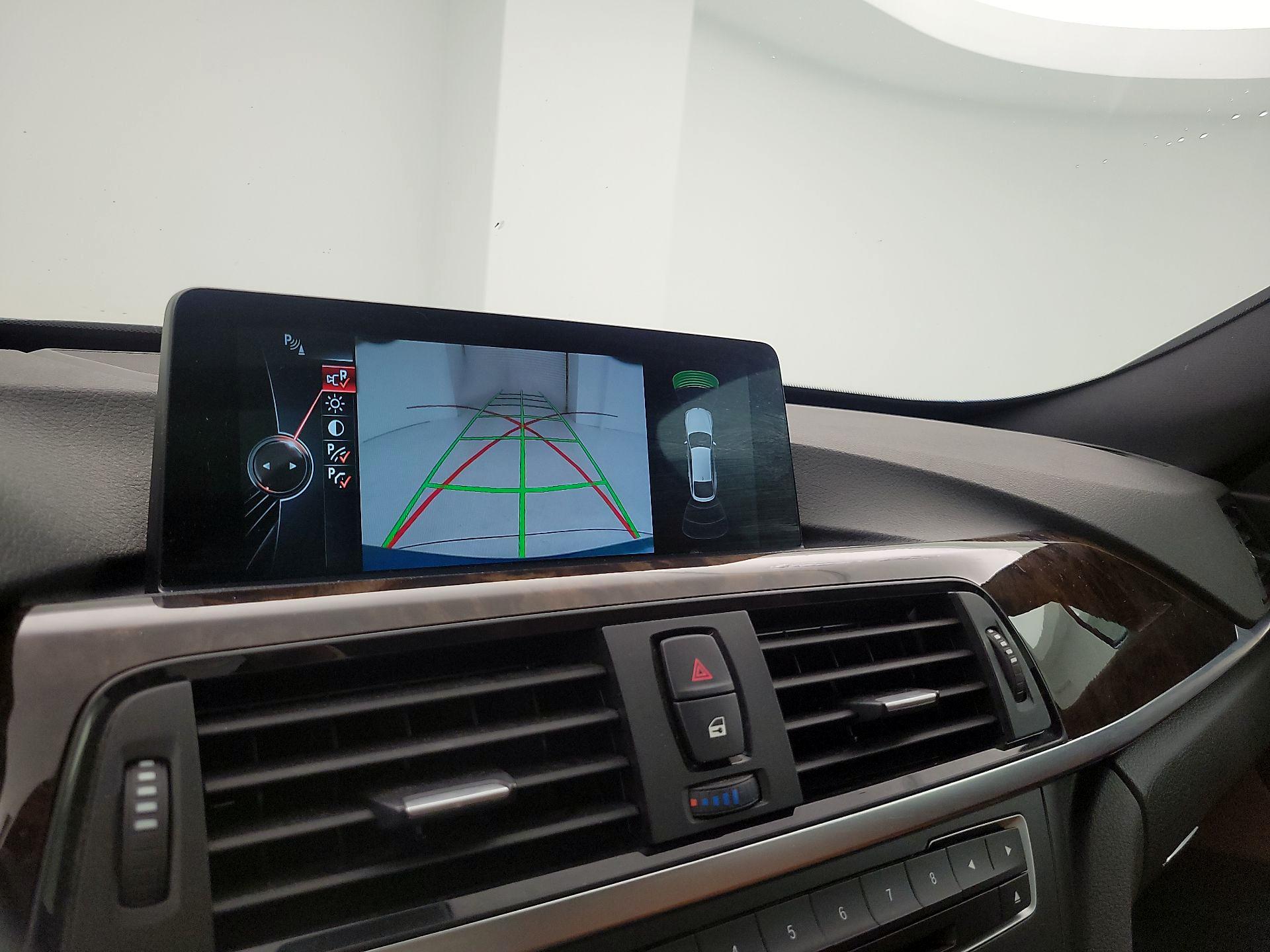 Thumbnail: 2016 BMW 3 Series - 15