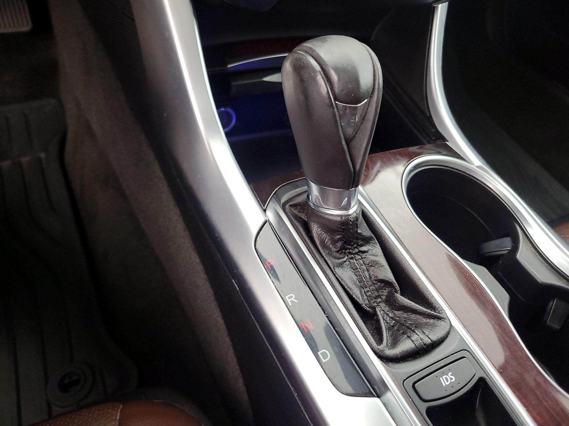 Thumbnail: 2015 Acura TLX - 18