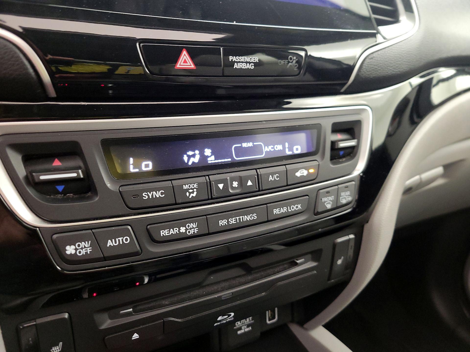 Thumbnail: 2020 Honda Pilot - 17