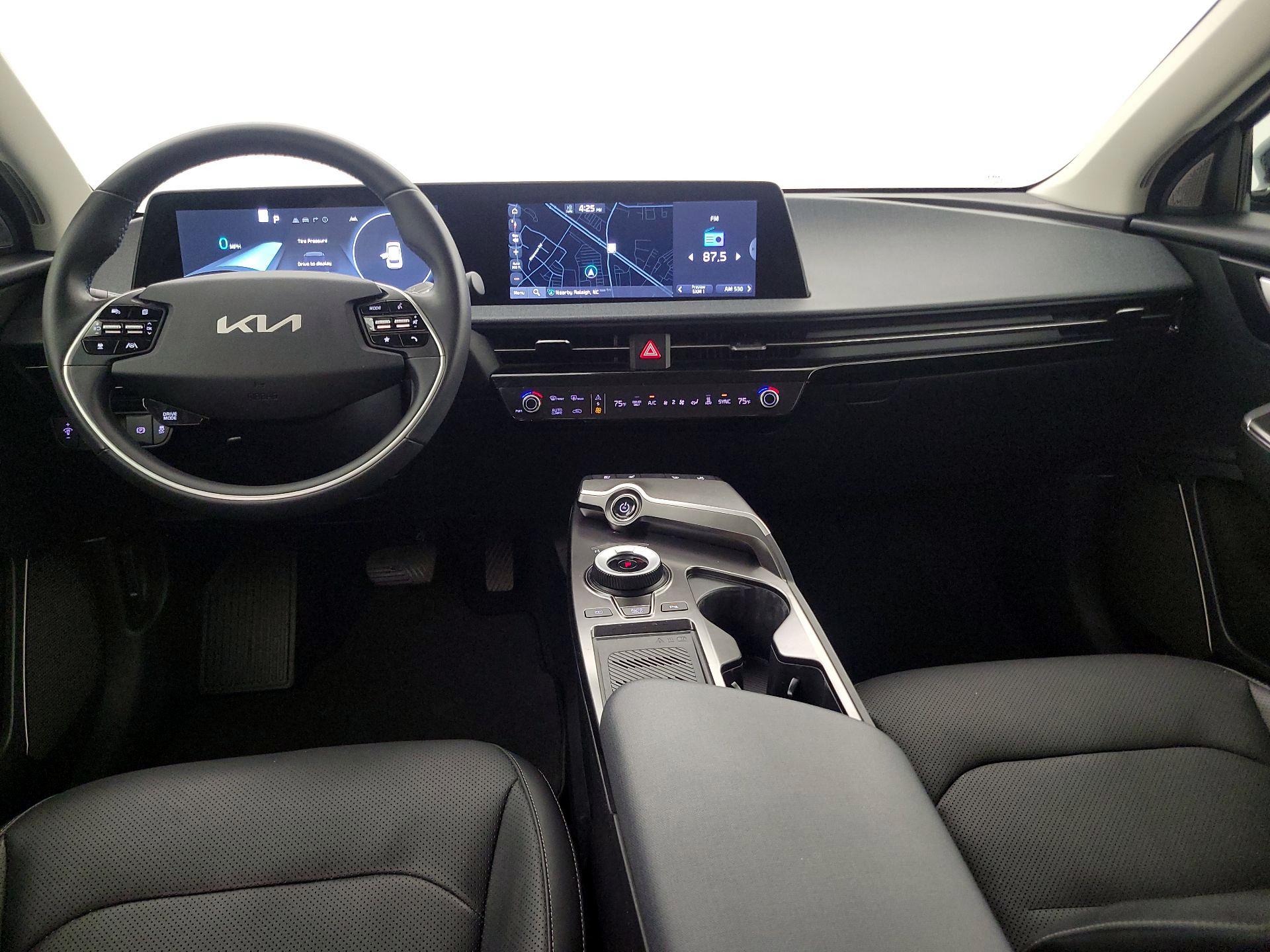 Thumbnail: 2022 Kia EV6 - 9