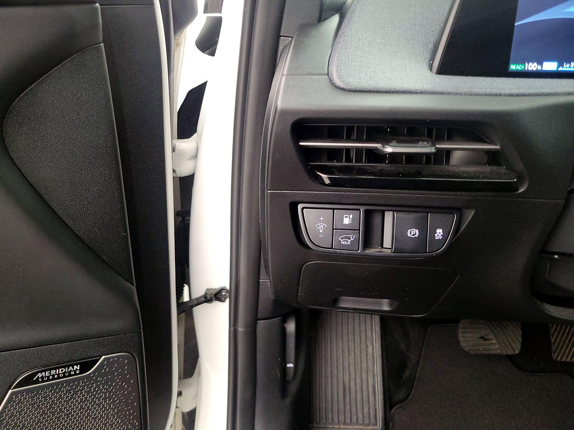 Thumbnail: 2022 Kia EV6 - 13