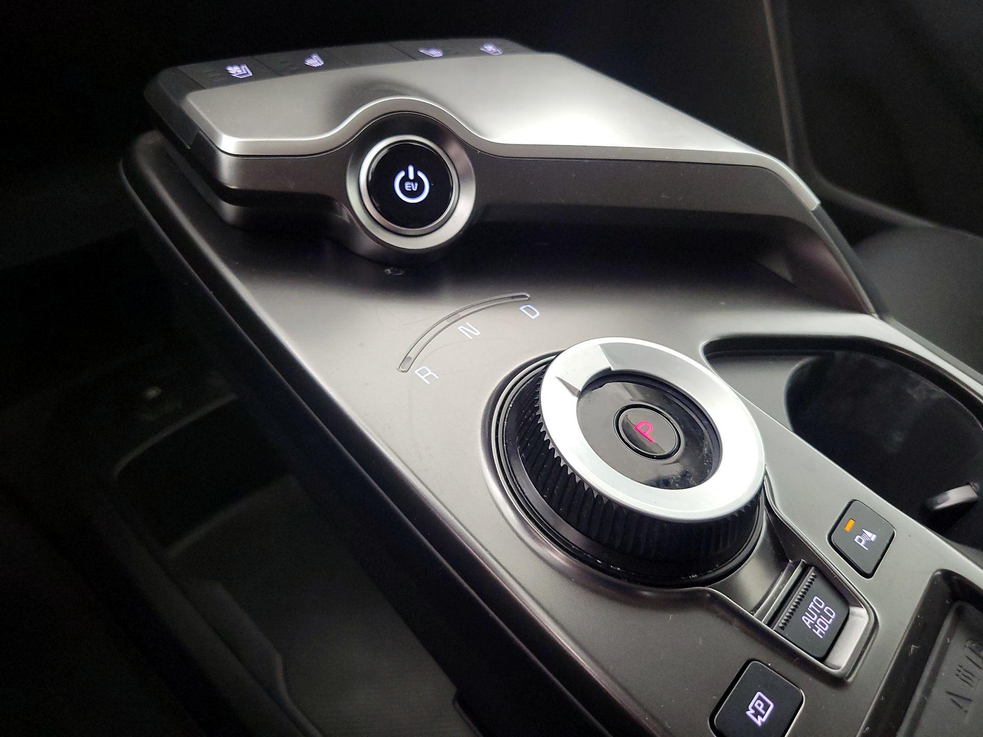 Thumbnail: 2022 Kia EV6 - 18