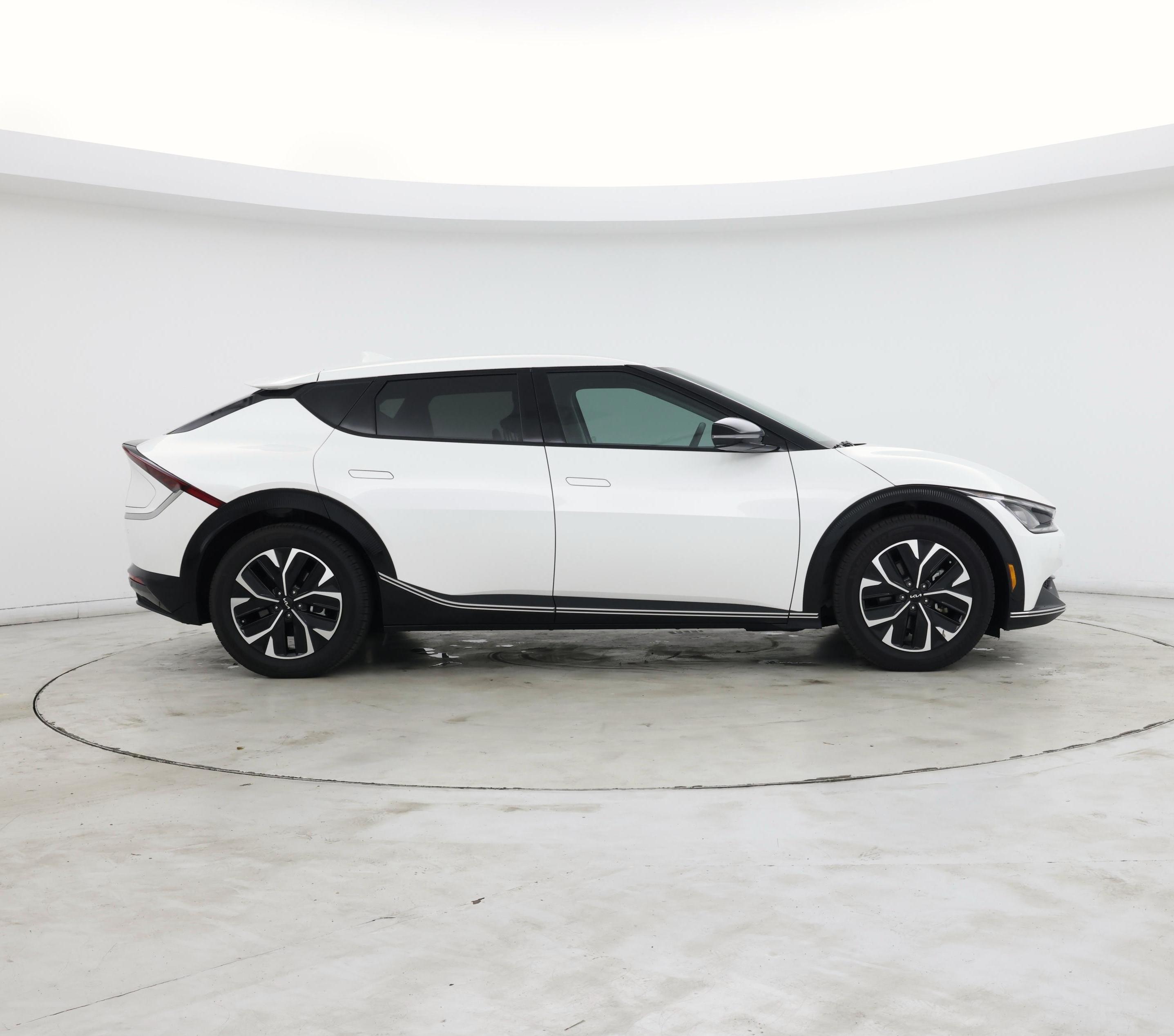 Thumbnail: 2022 Kia EV6 - 7