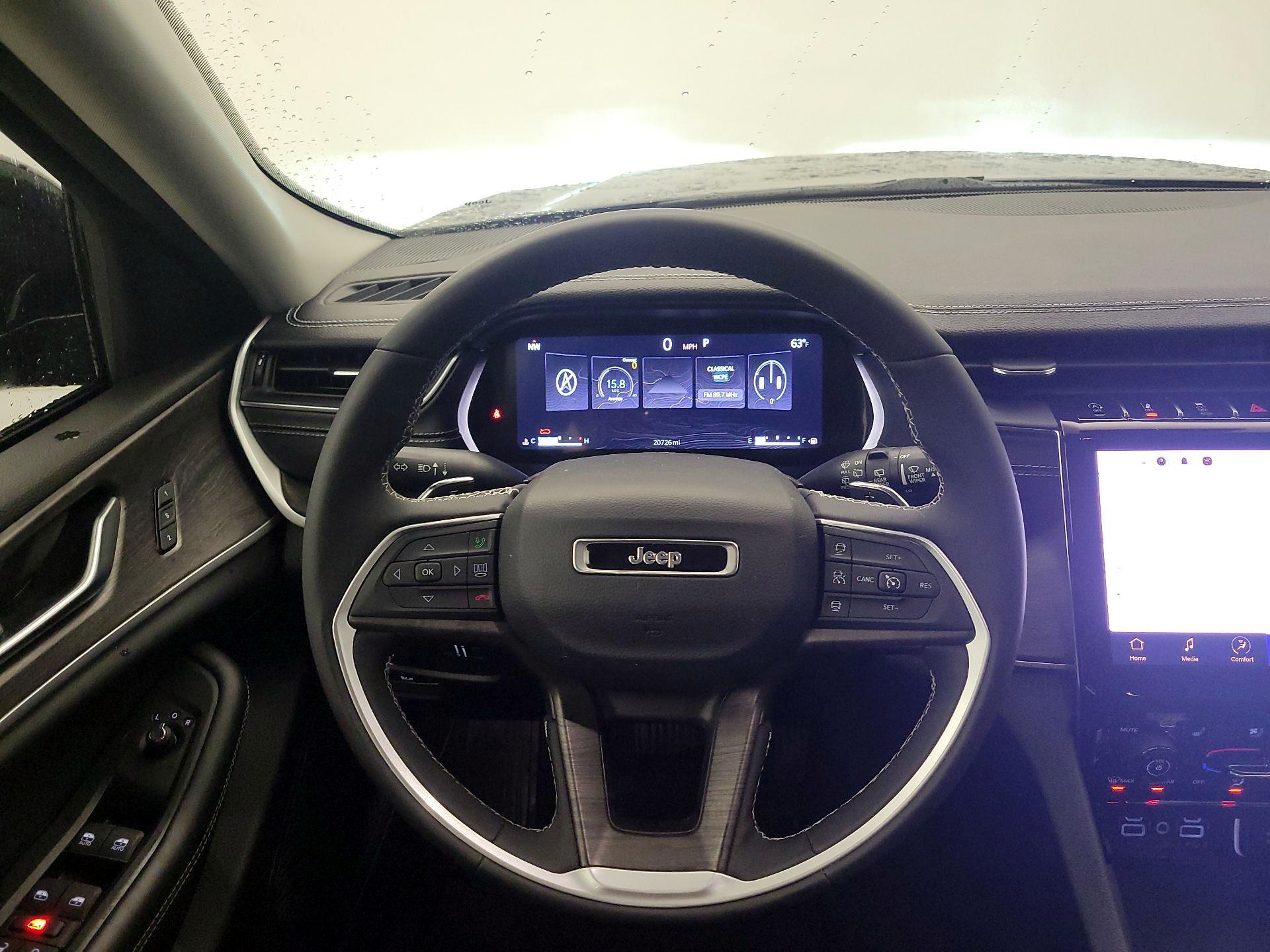 Thumbnail: 2023 Jeep Grand Cherokee - 10