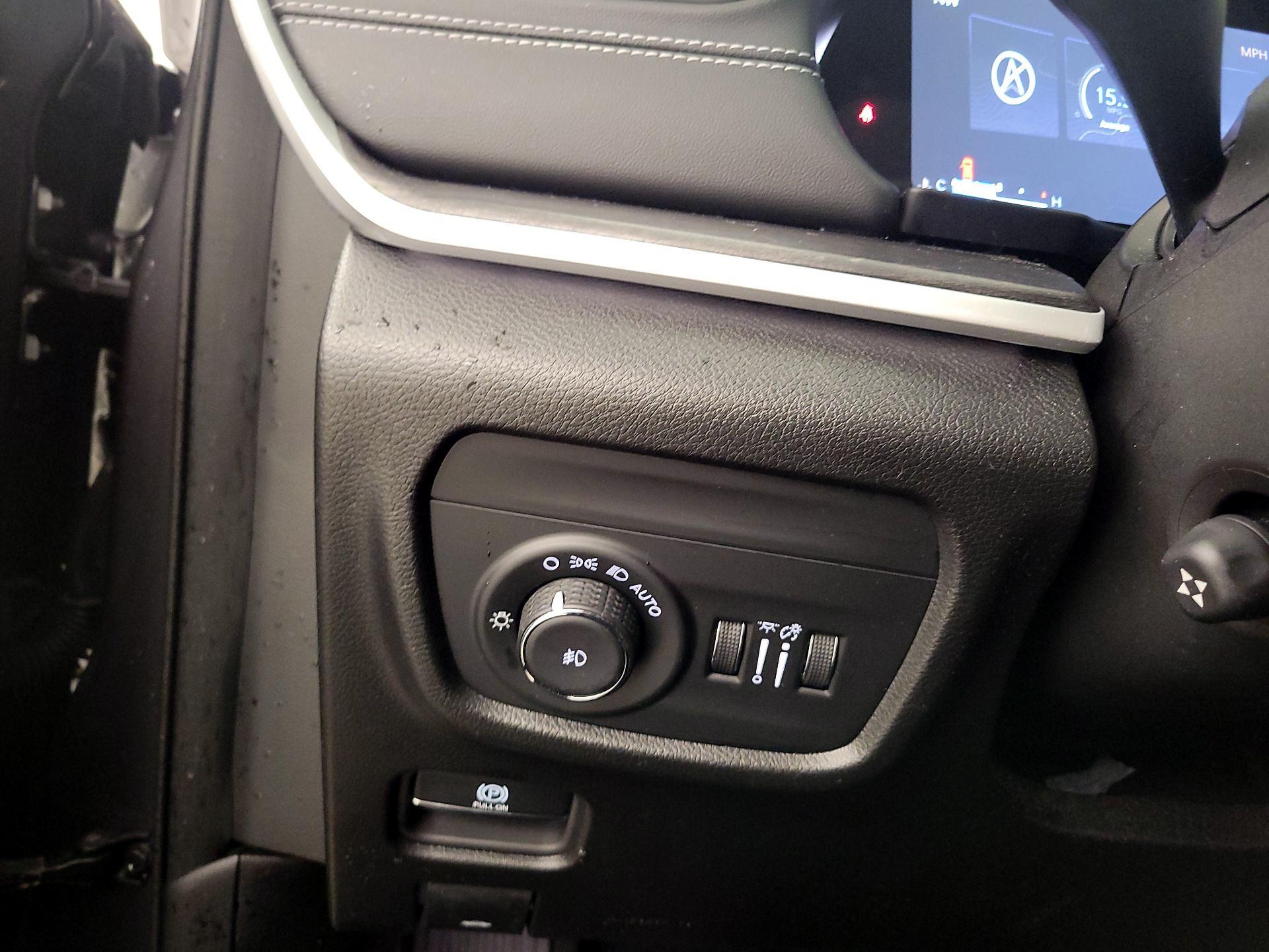 Thumbnail: 2023 Jeep Grand Cherokee - 13