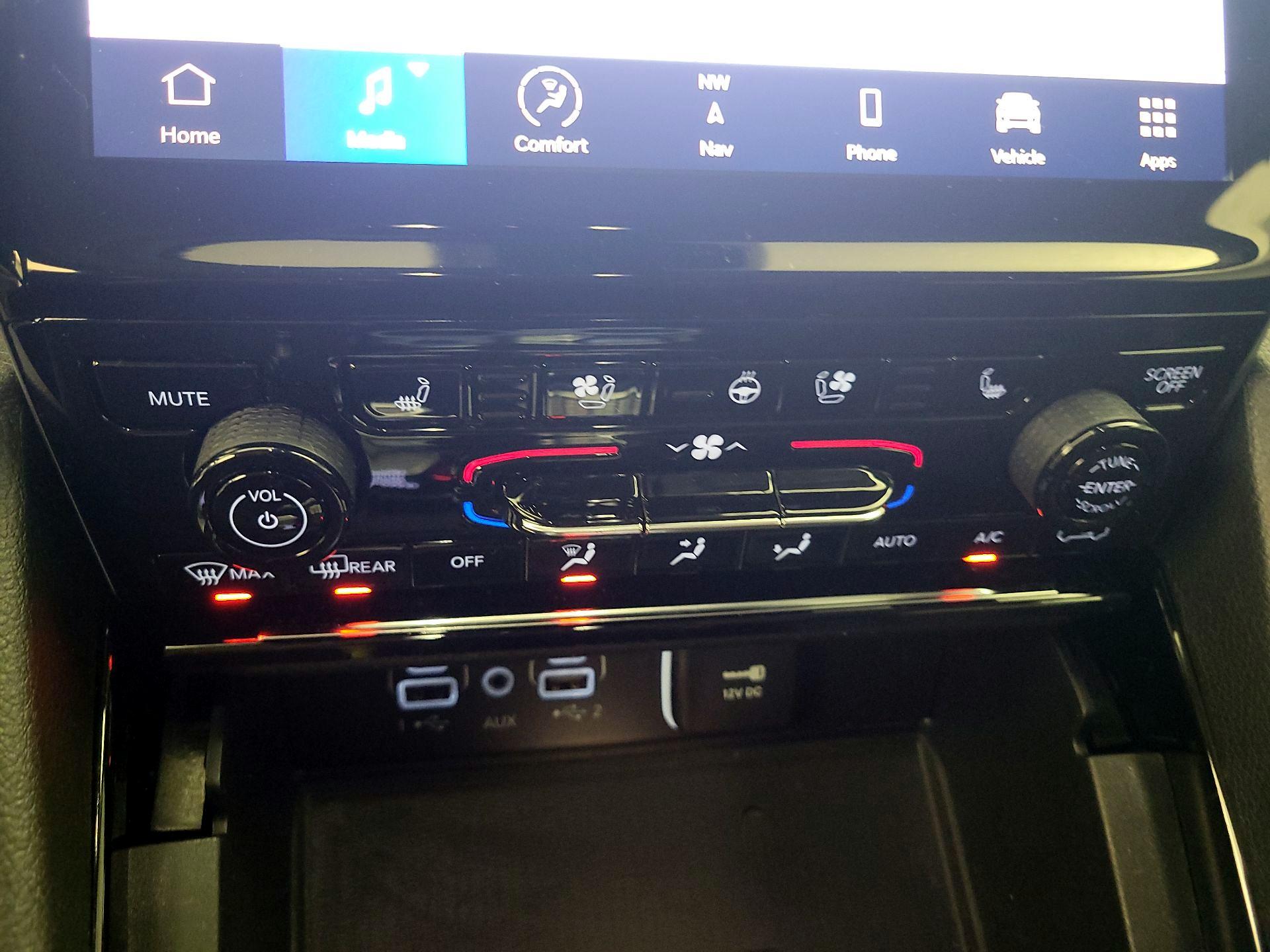 Thumbnail: 2023 Jeep Grand Cherokee - 17