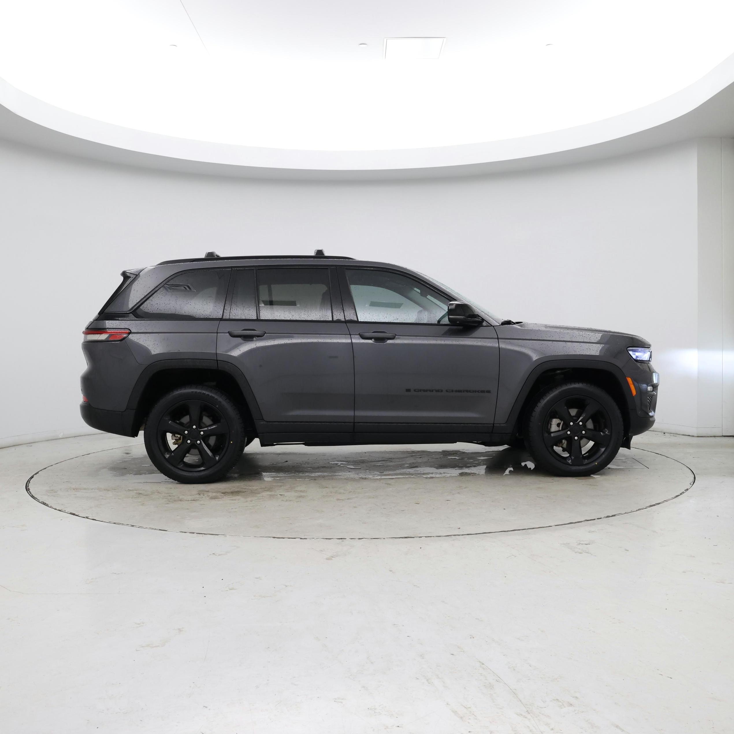 Thumbnail: 2023 Jeep Grand Cherokee - 7