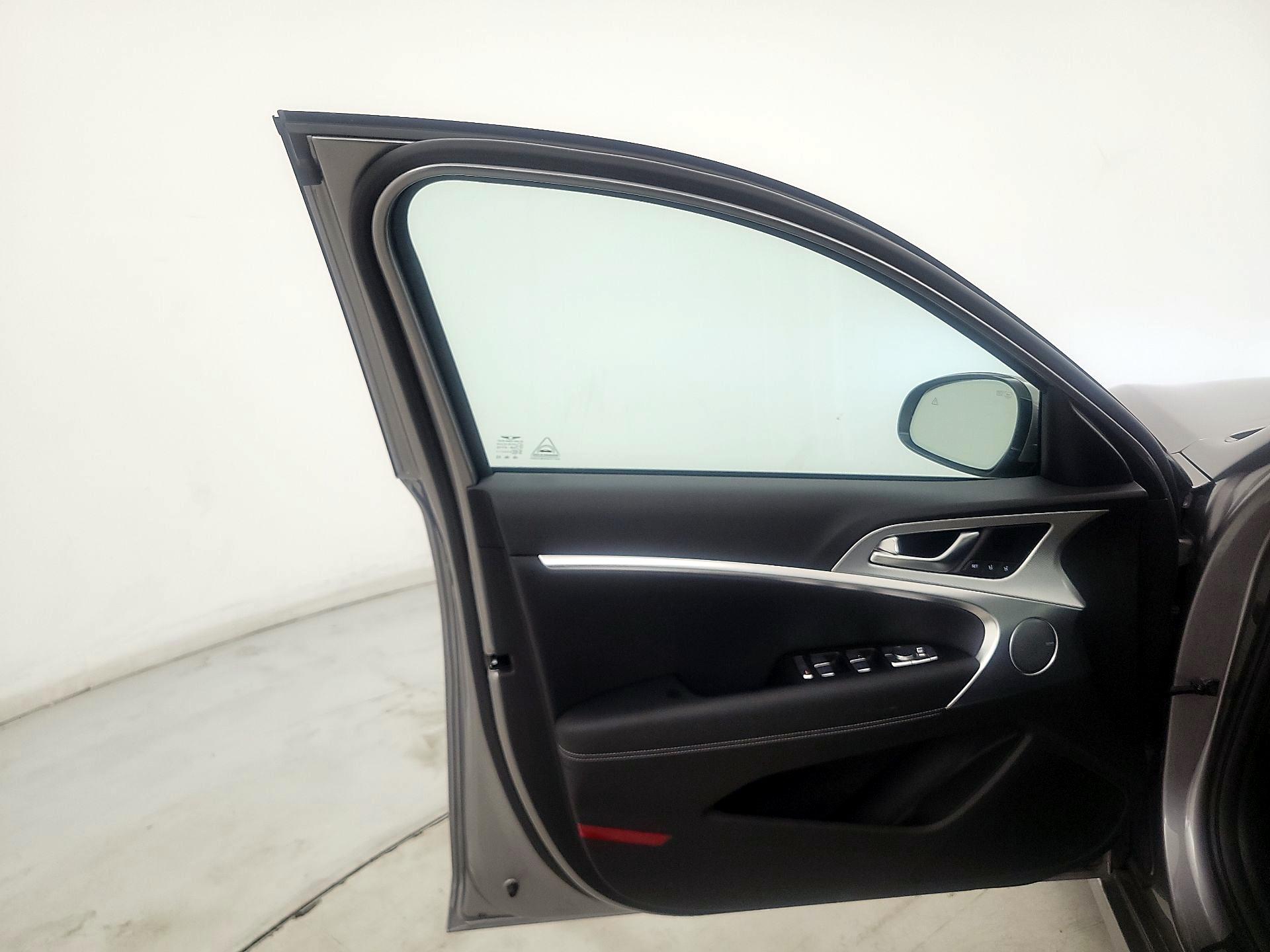 Thumbnail: 2026 Genesis G70 - 12